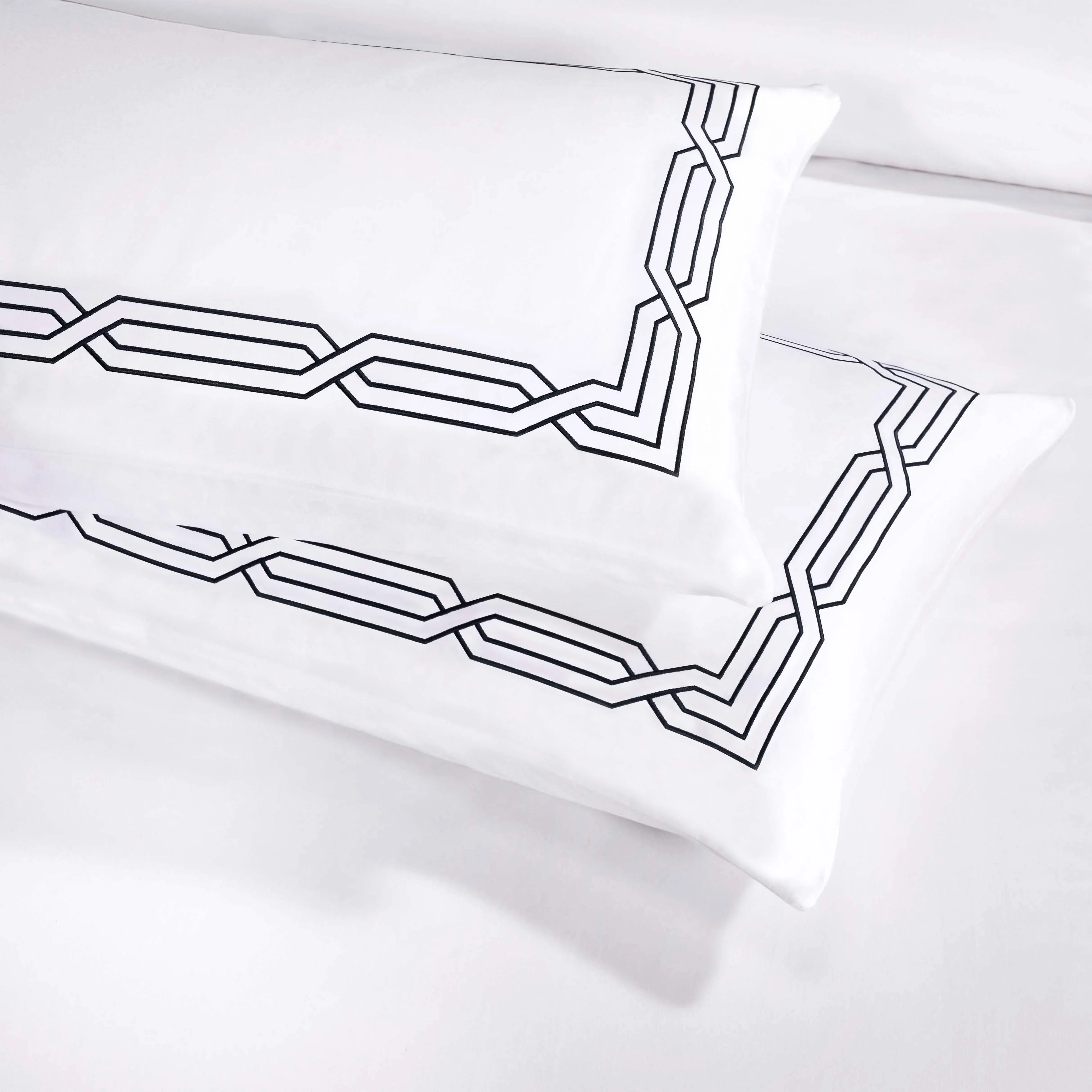 1200 Thread Count Egyptian Cotton Embroidered Scroll Duvet Cover Set - Image 20