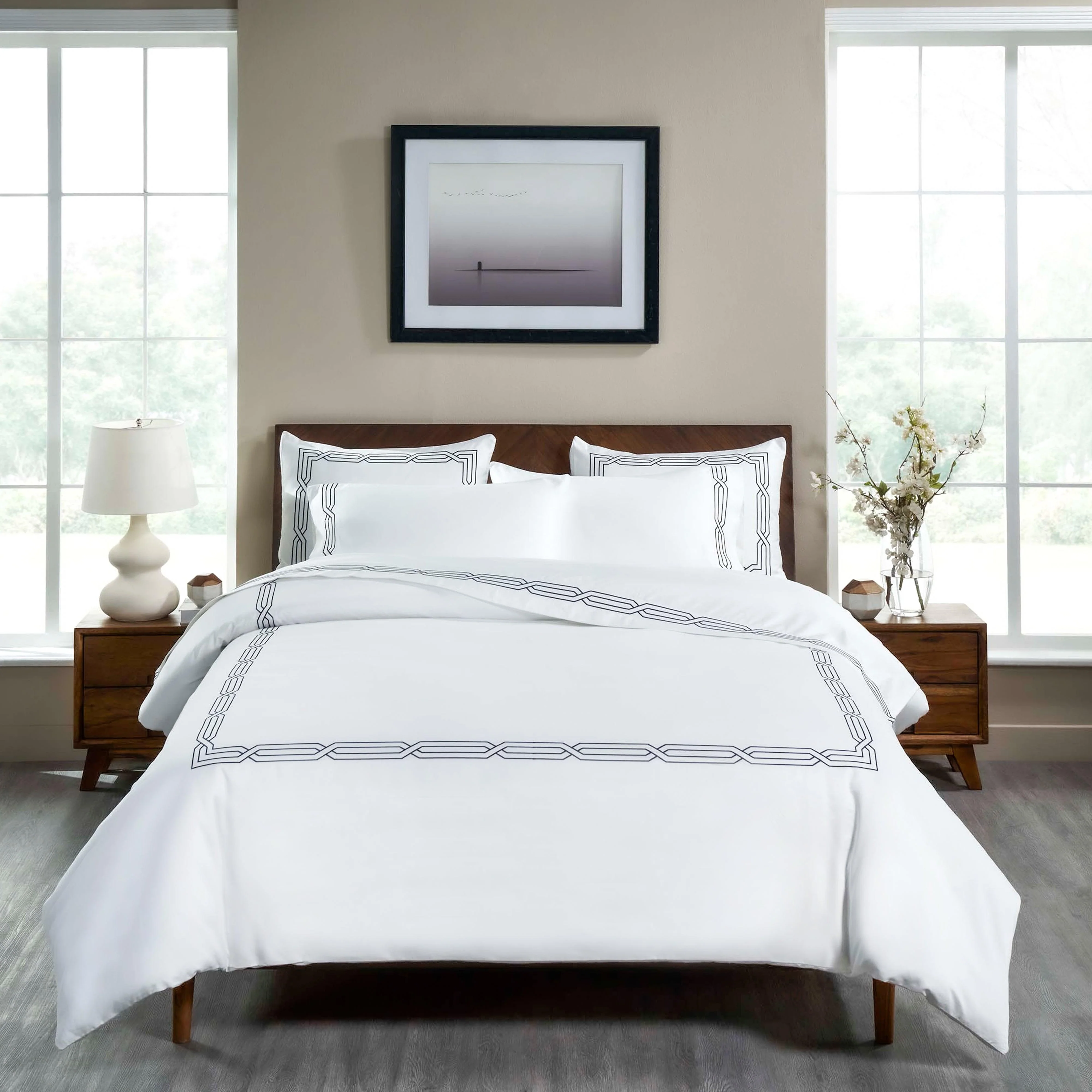 1200 Thread Count Egyptian Cotton Embroidered Scroll Duvet Cover Set - Image 3