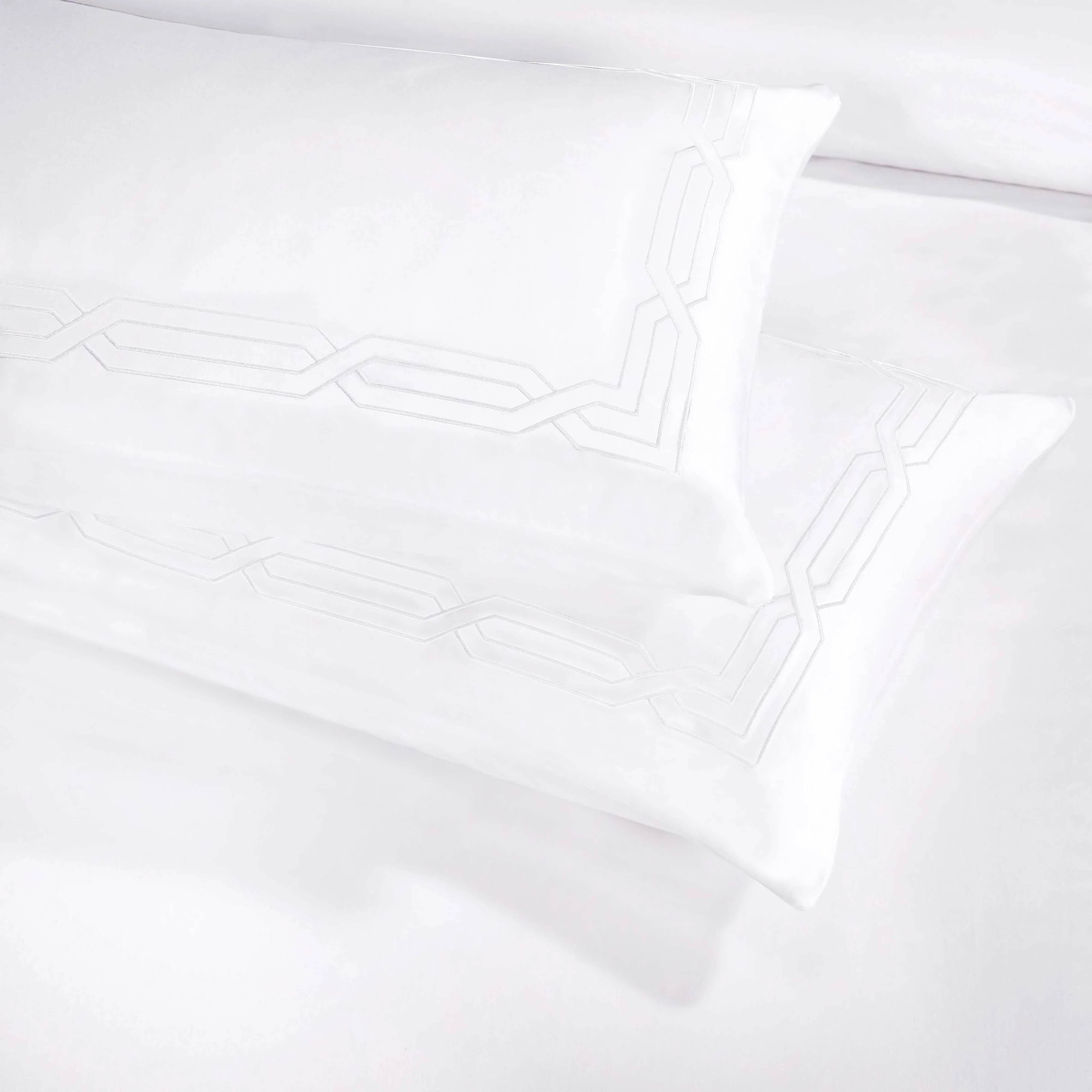 1200 Thread Count Egyptian Cotton Embroidered Scroll Duvet Cover Set - Image 8