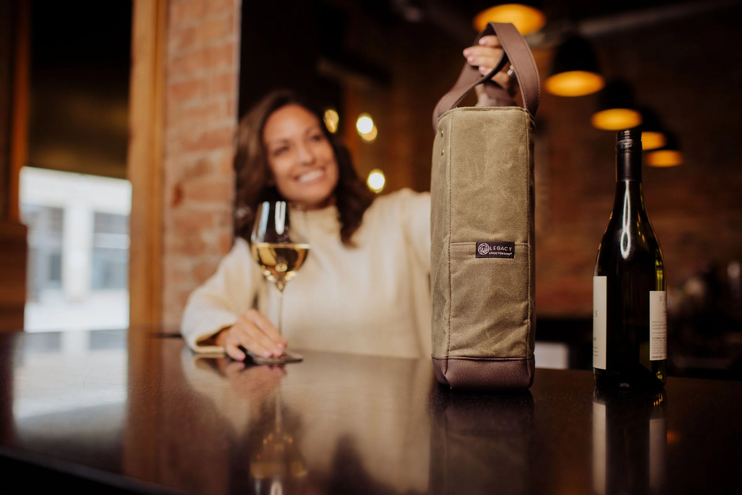 2 Bottle Insulated Wine Cooler Bag - Image 10