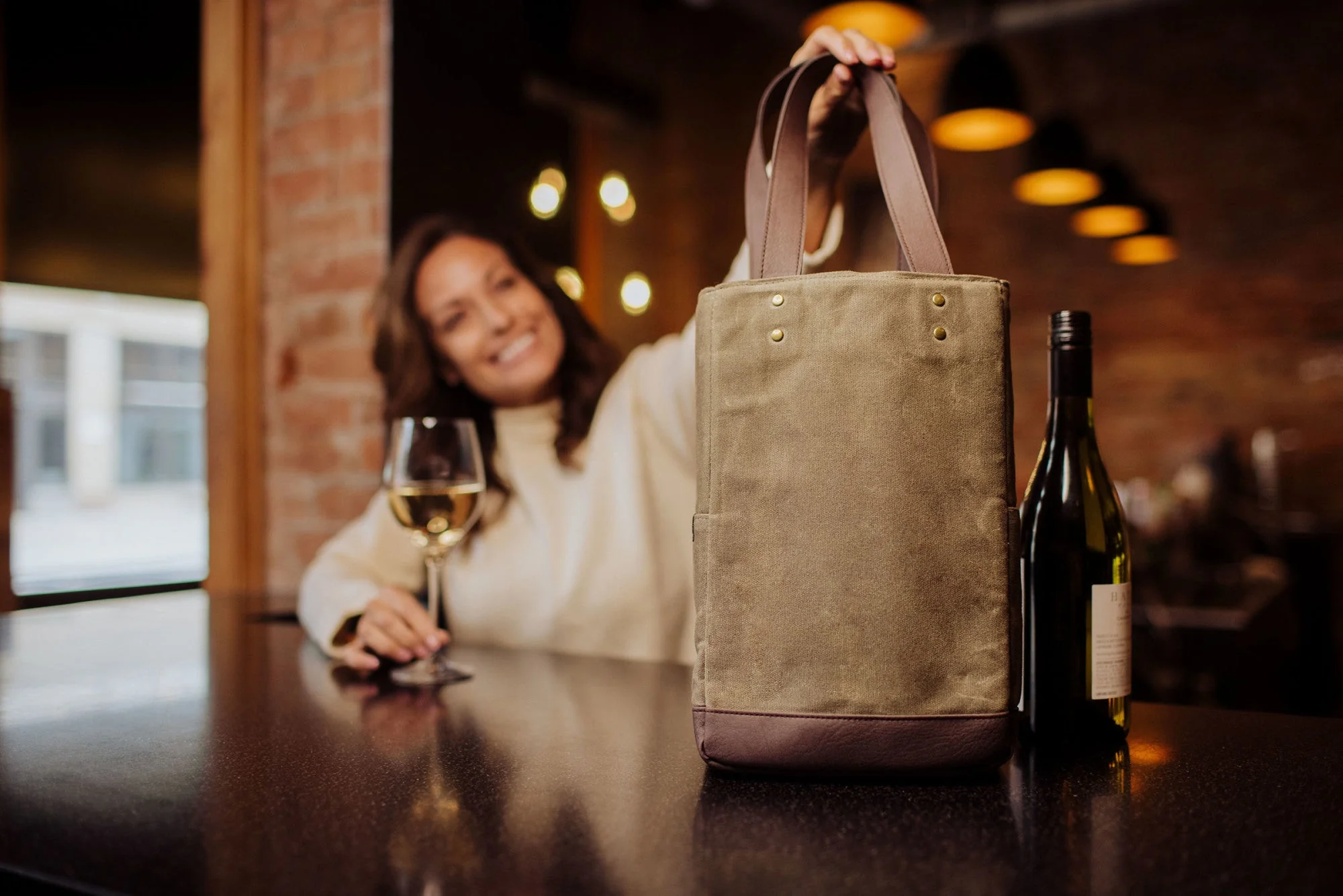 2 Bottle Insulated Wine Cooler Bag - Image 4