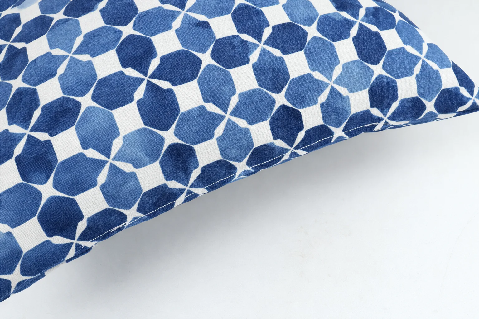 2 Pack Outdoor Throw Pillows, Waterproof & Fade-Resistant Patio Cushions (18x18 Inch) - Image 10