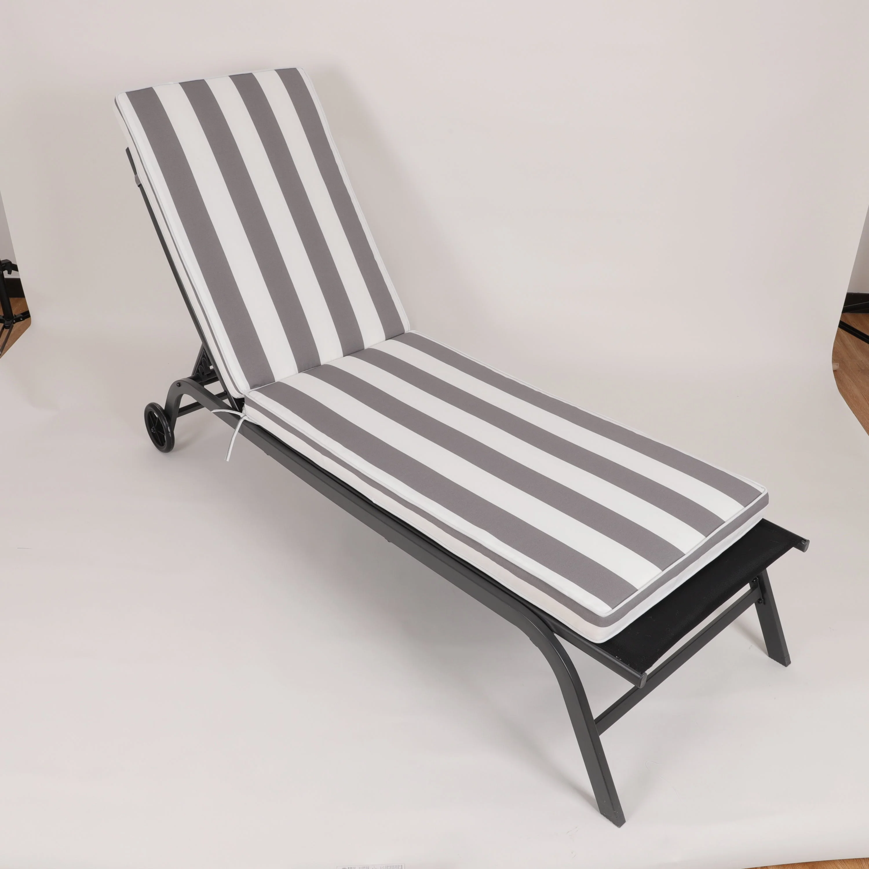 2-Piece Outdoor Chaise Lounge Cushion Set, Grey/White - Image 4