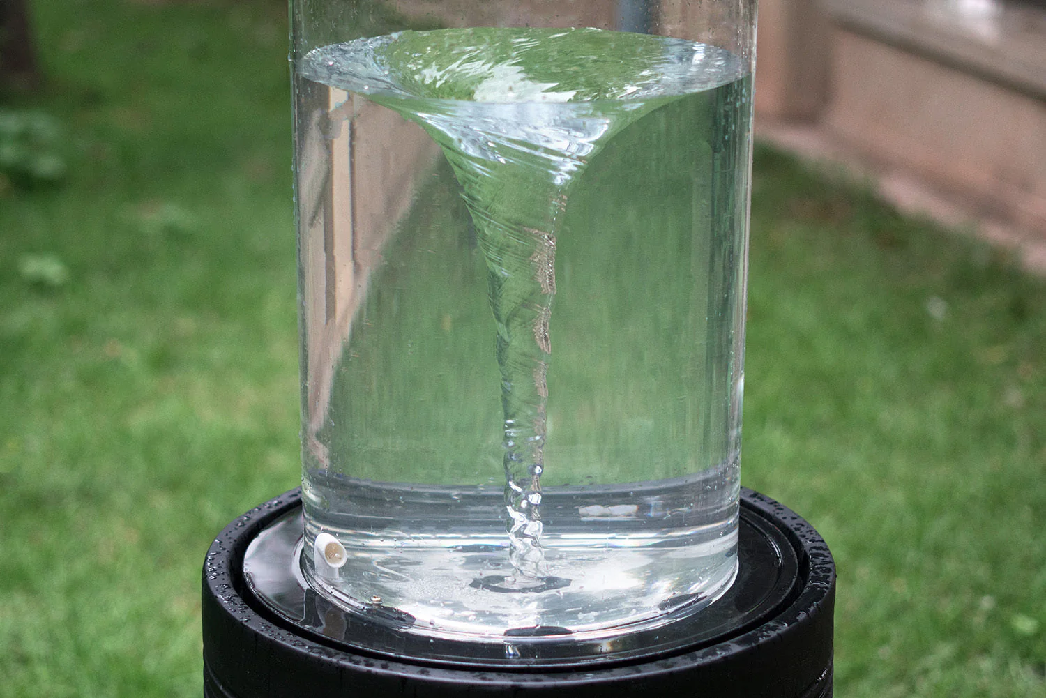 20x20x19.5' Heavy Cement Round Black Ribbed Outdoor Water Fountain with Light (Color Change) - Image 4
