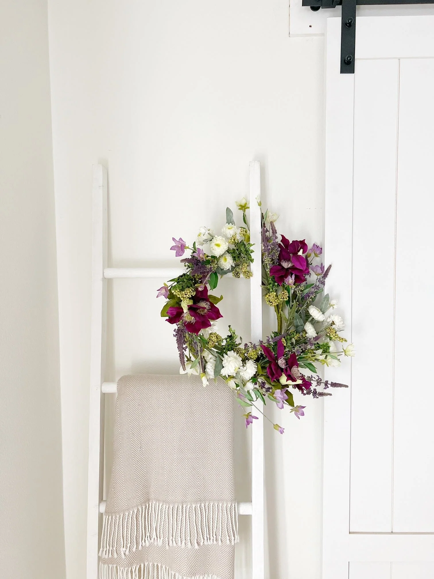 22” Mixed Flower Artificial Wreath - Image 3