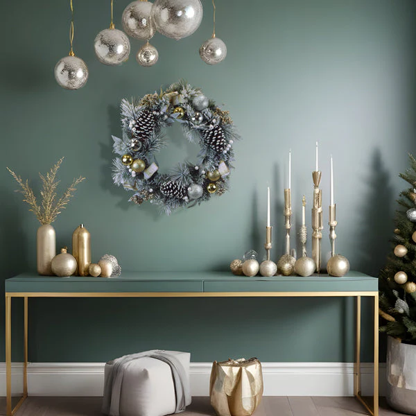 24" Silver & Gold Frosted Fir Wreath - Image 3