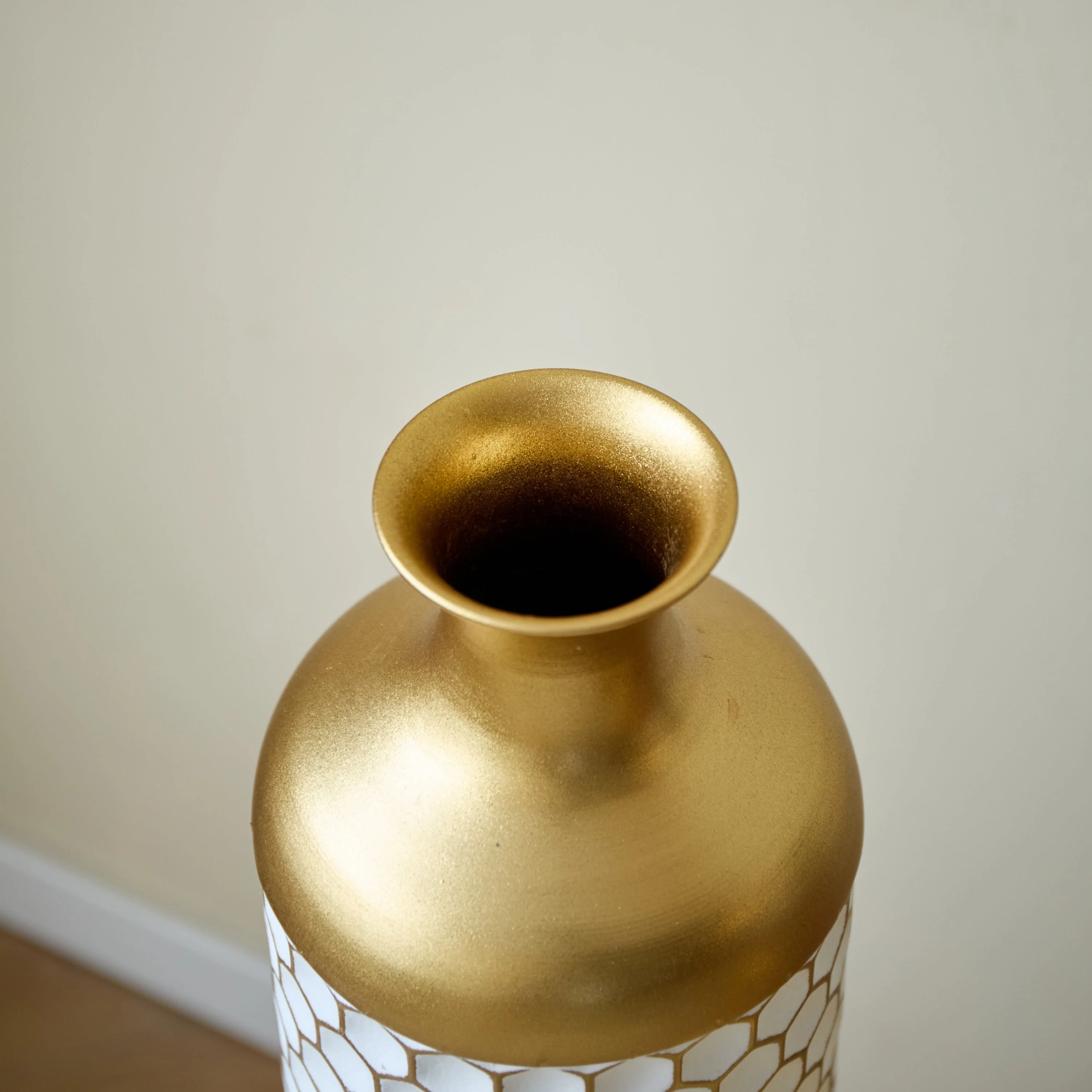 3-Piece Modern Metal Vase Set - White & Gold - Image 19
