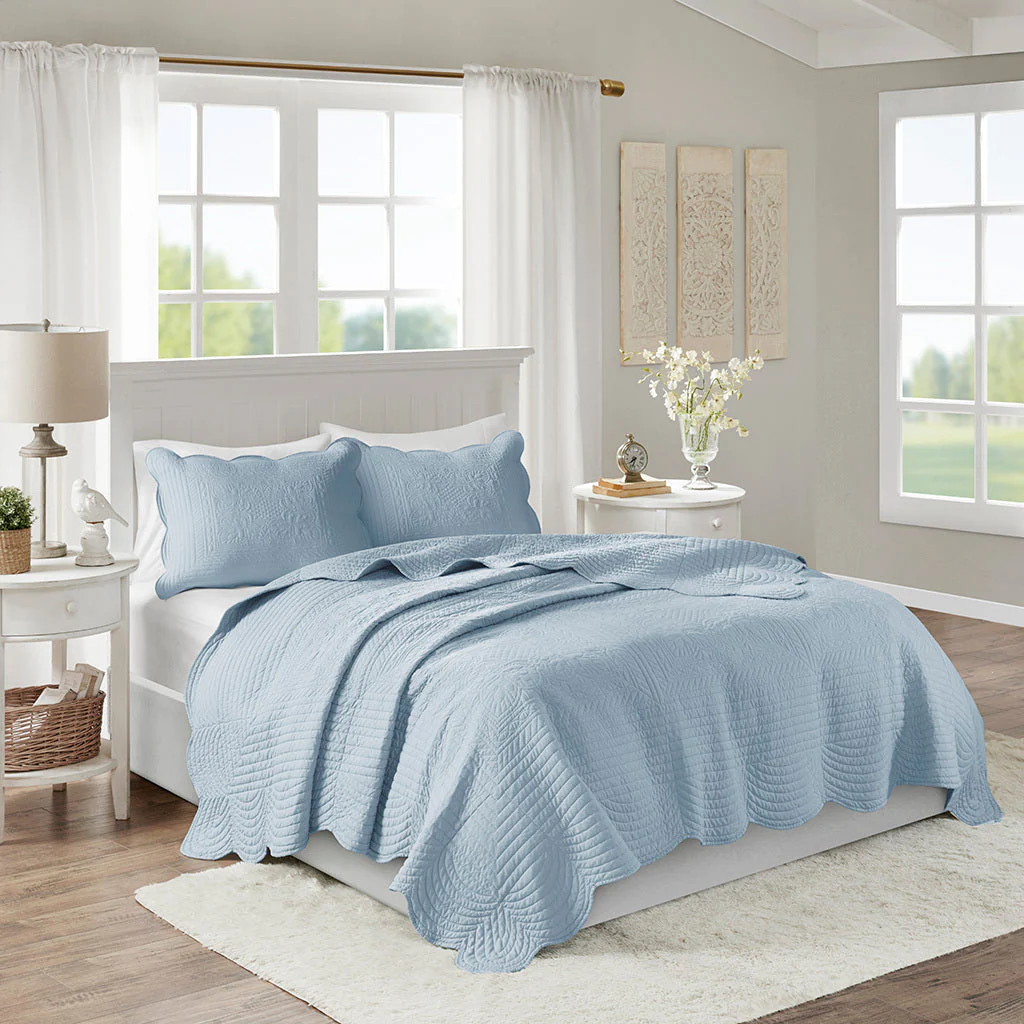 3 Piece Reversible Scalloped Edge Quilt Set Blue King/Cal King - Image 11