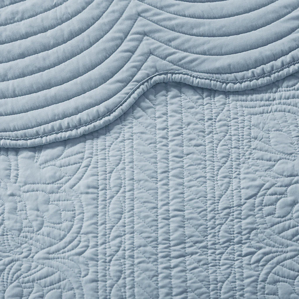 3 Piece Reversible Scalloped Edge Quilt Set Blue King/Cal King - Image 9