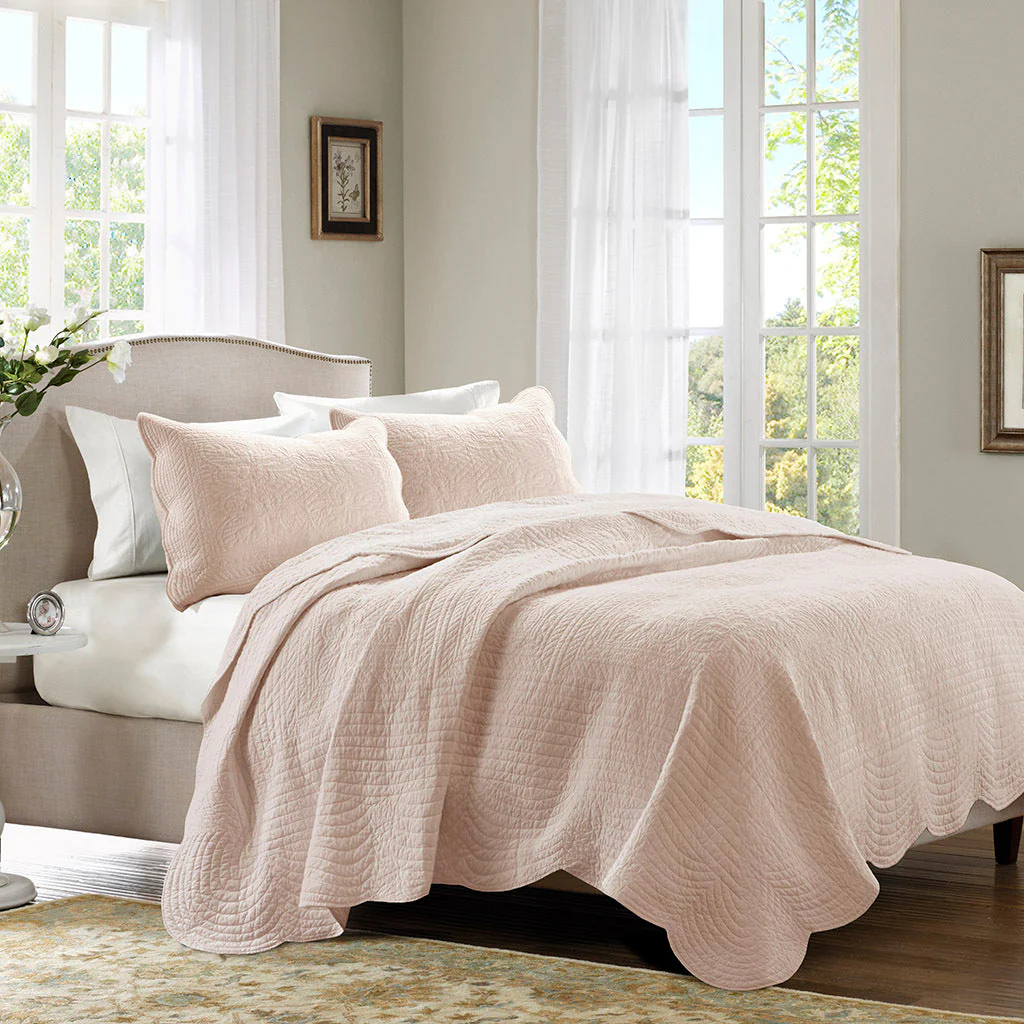 3 Piece Reversible Scalloped Edge Quilt Set Blush King/Cal King - Image 2