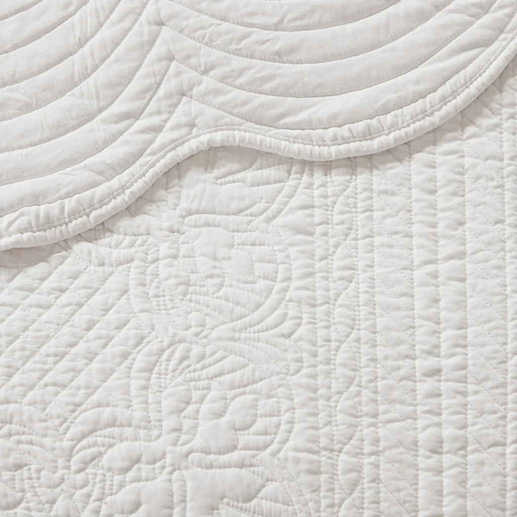3 Piece Reversible Scalloped Edge Quilt Set White Full/Queen - Image 13