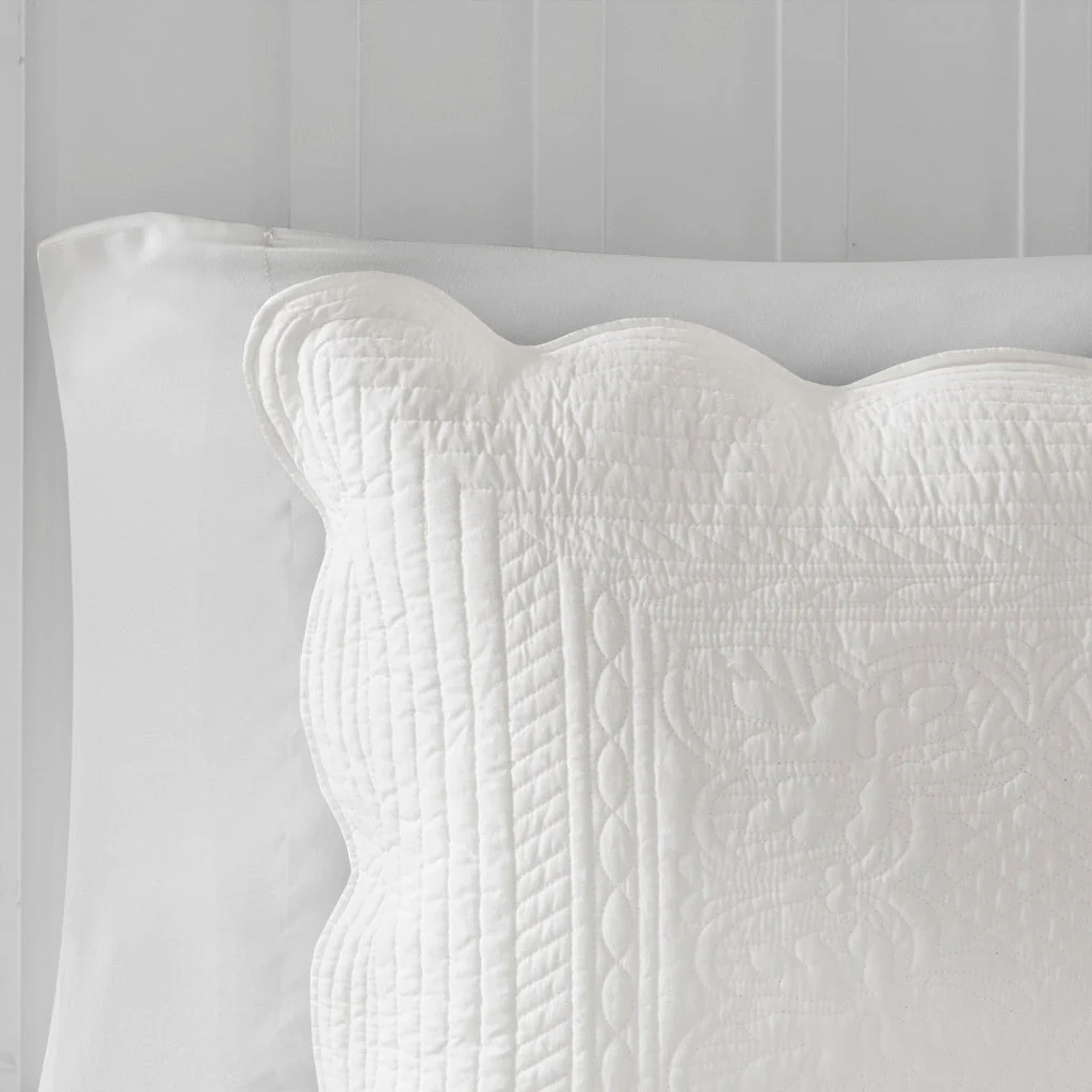3 Piece Reversible Scalloped Edge Quilt Set White Full/Queen - Image 7