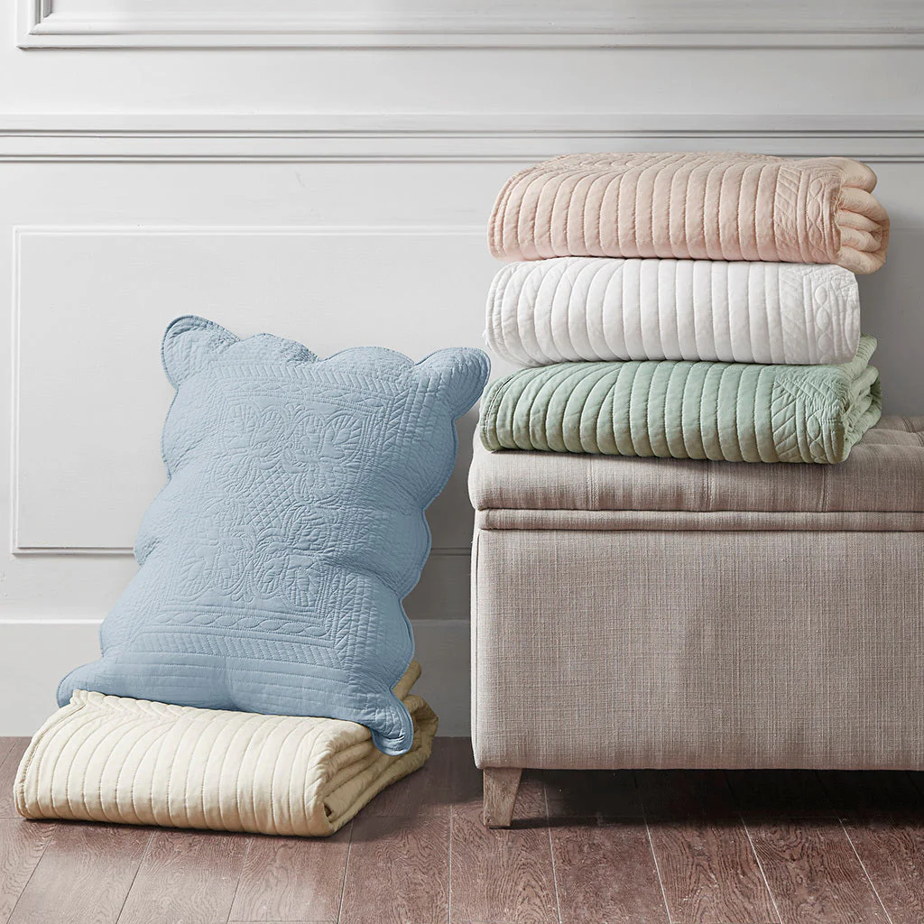 3 Piece Reversible Scalloped Edge Quilt Set White King/Cal King - Image 14
