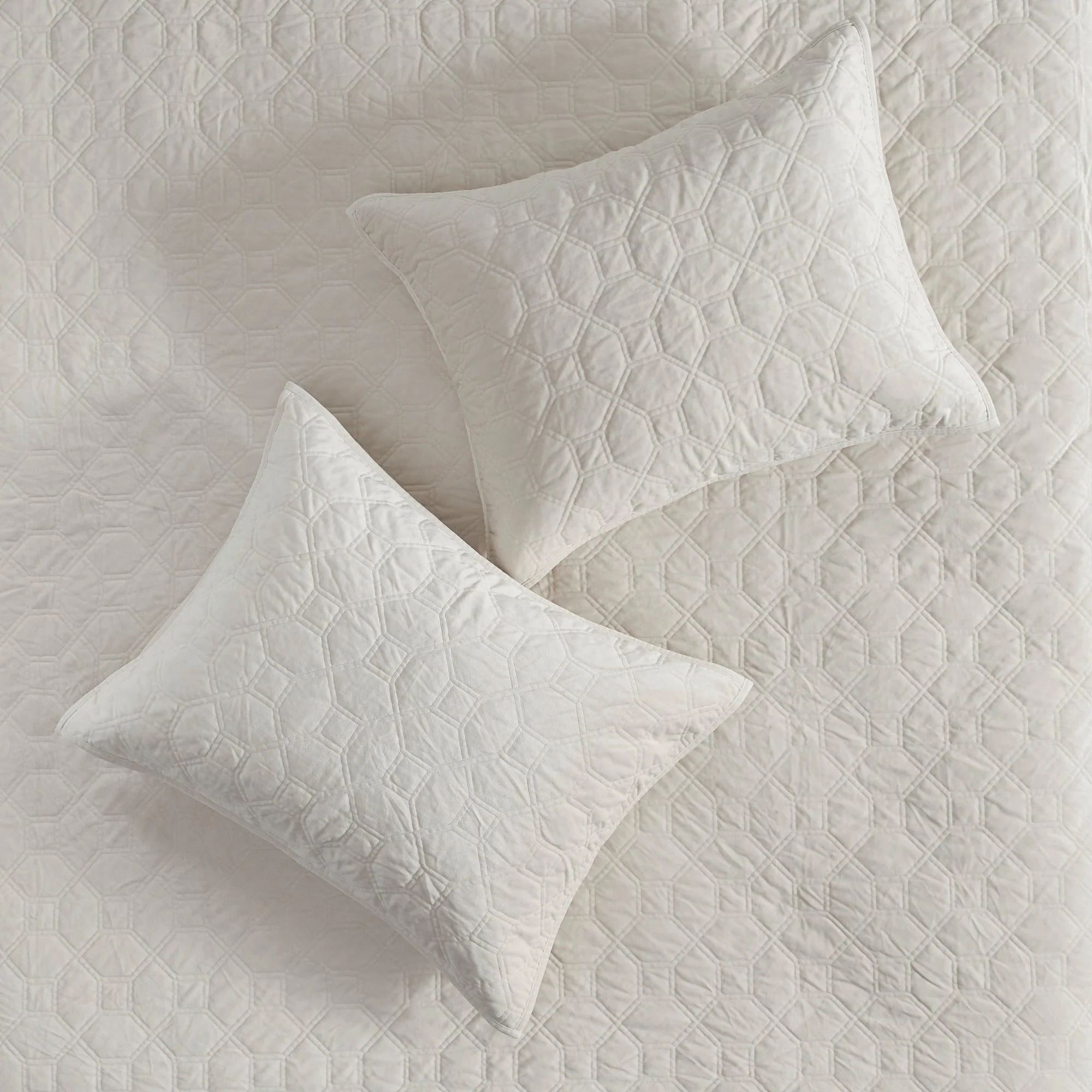 3 Piece Velvet Quilt Set Ivory Full/Queen - Image 8