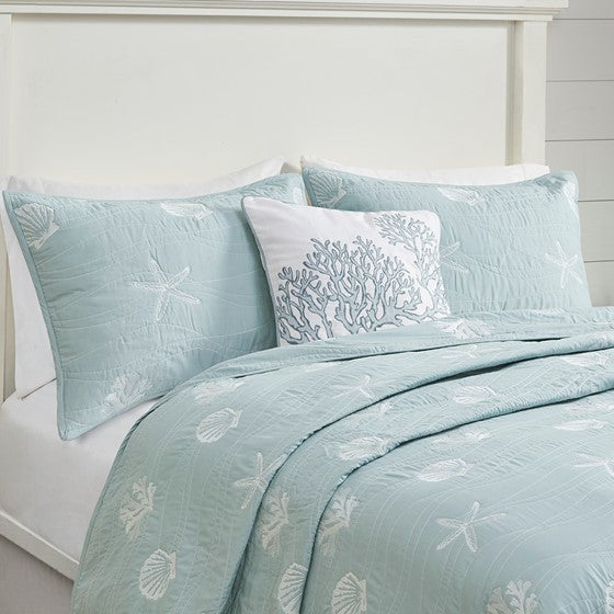 4 Piece Cotton Reversible Embroidered Quilt Set with Throw Pillow Aqua King/Cal King - Image 11
