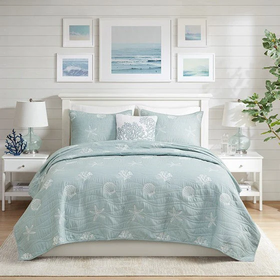 4 Piece Cotton Reversible Embroidered Quilt Set with Throw Pillow Aqua King/Cal King - Image 2
