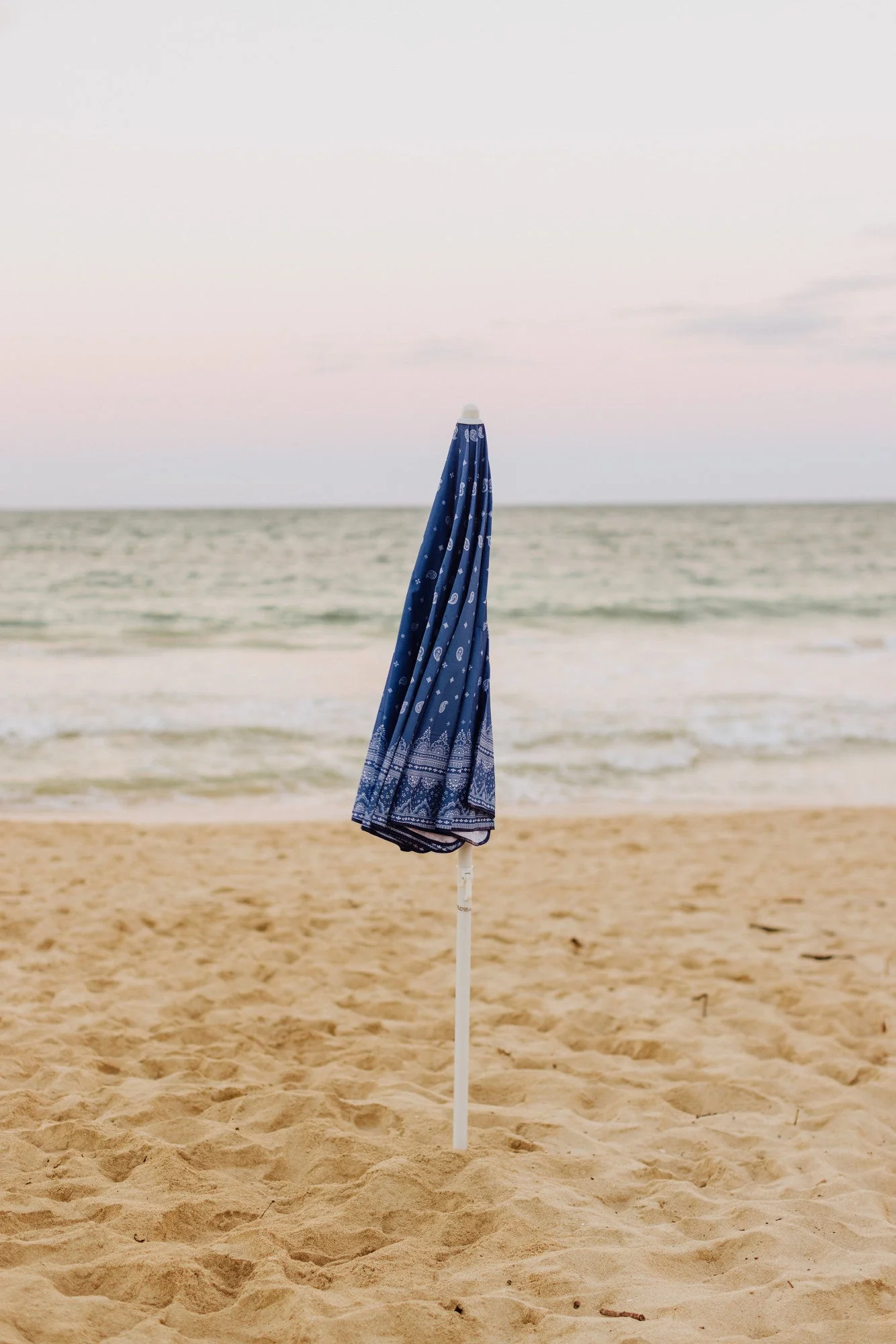 5.5 Ft. Portable Beach Umbrella - Image 140
