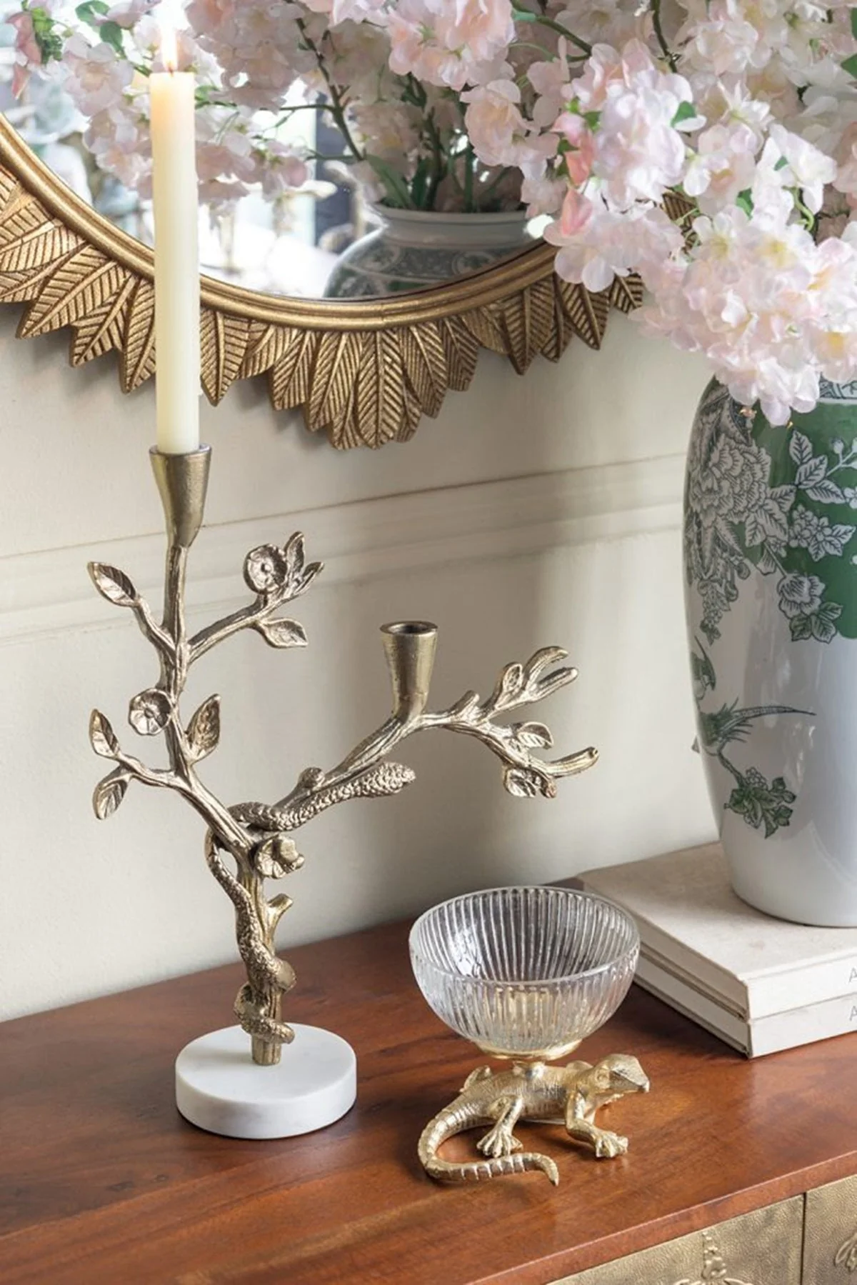 5x5x4.5' Gold Lizard Pedestal Bowl with Ribbed Glass Dish - Image 7