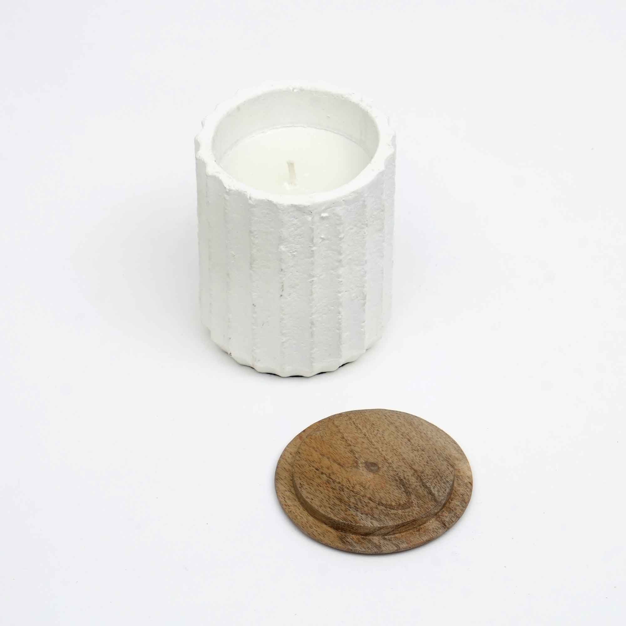 6oz Handcrafted Soy Wax Candle with Vanilla and Lavender - Image 2