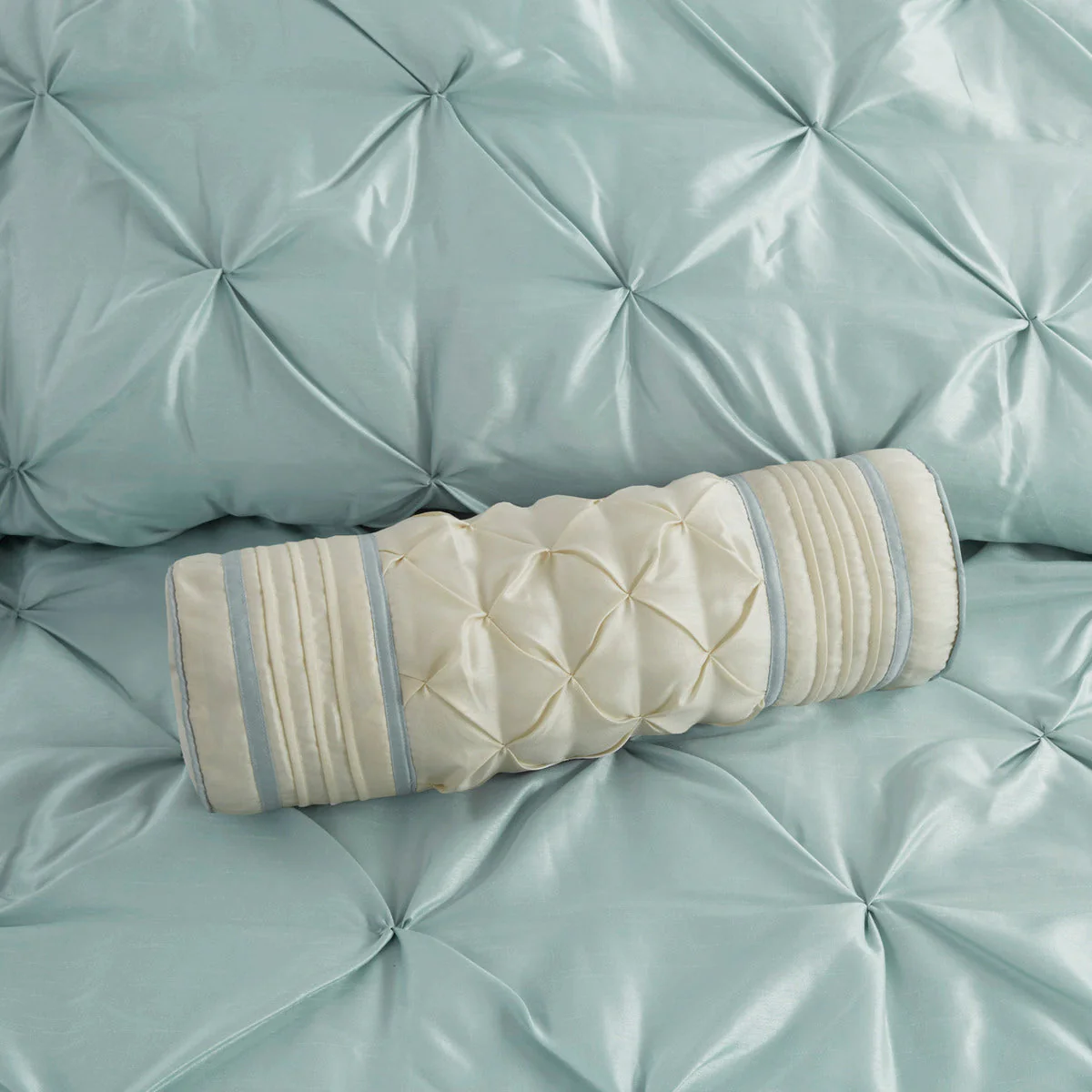 7 Piece Tufted Comforter Set Seafoam Queen - Image 12