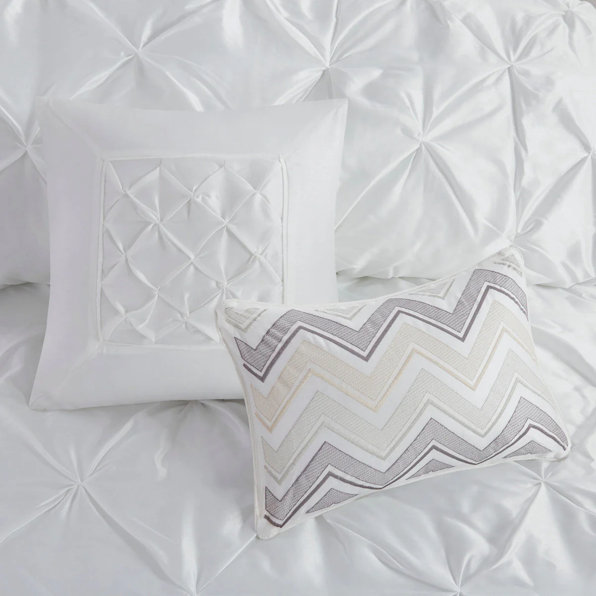 7 Piece Tufted Comforter Set White - Image 6