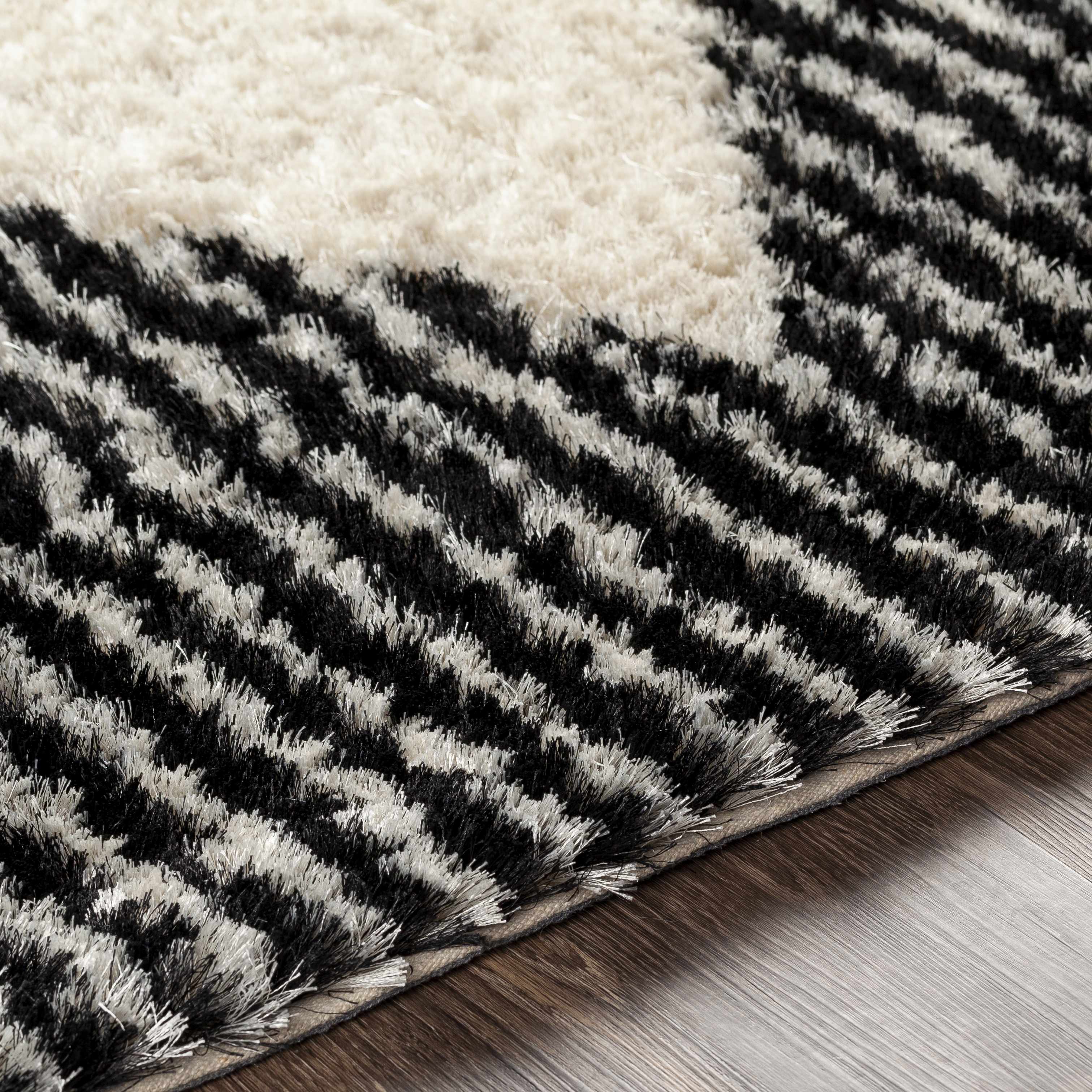 Aberchirder Ivory&Black Diamond Plush Rug - Clearance - Image 4