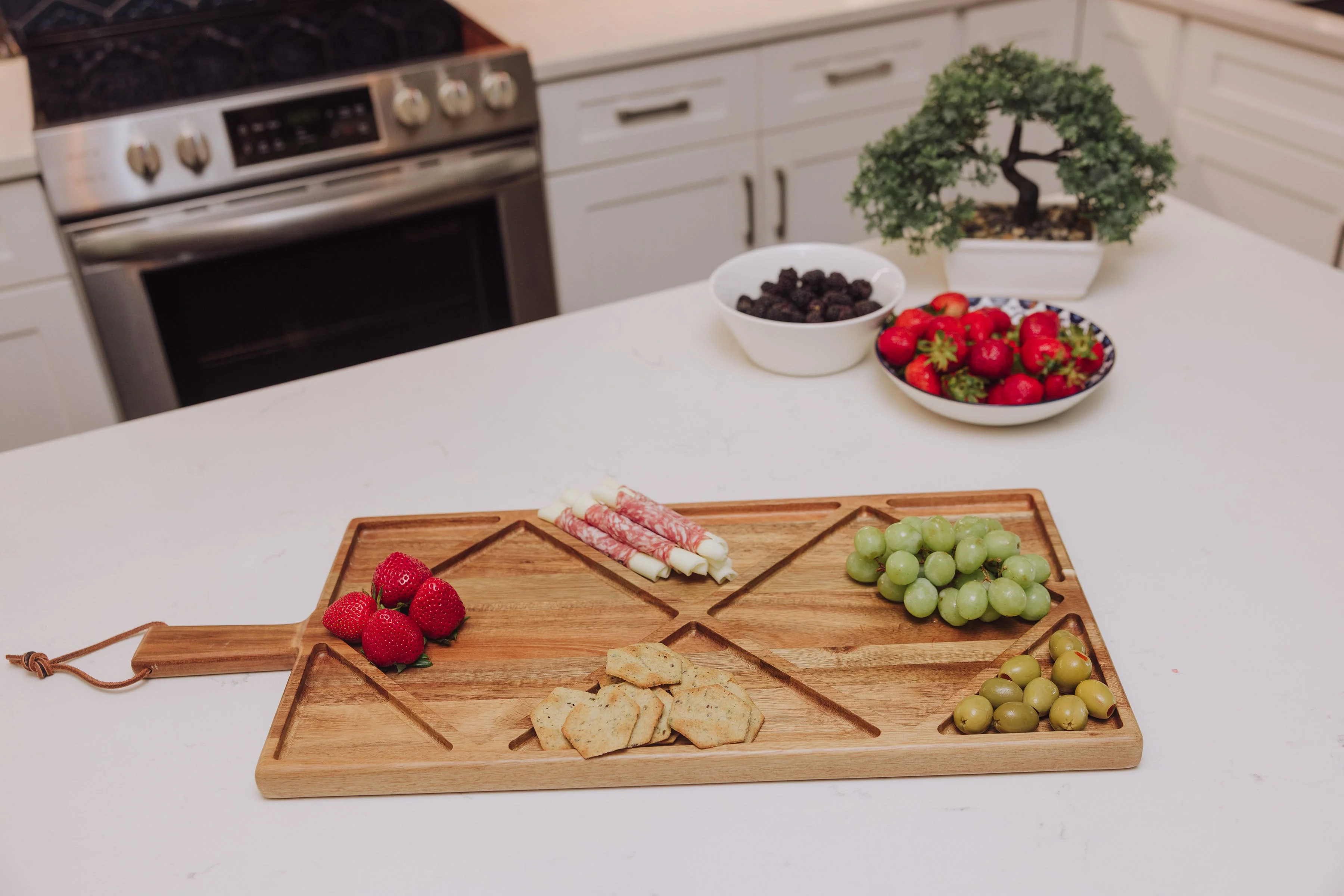 Acacia Grazing Charcuterie Sectioned Serving Board - Image 5