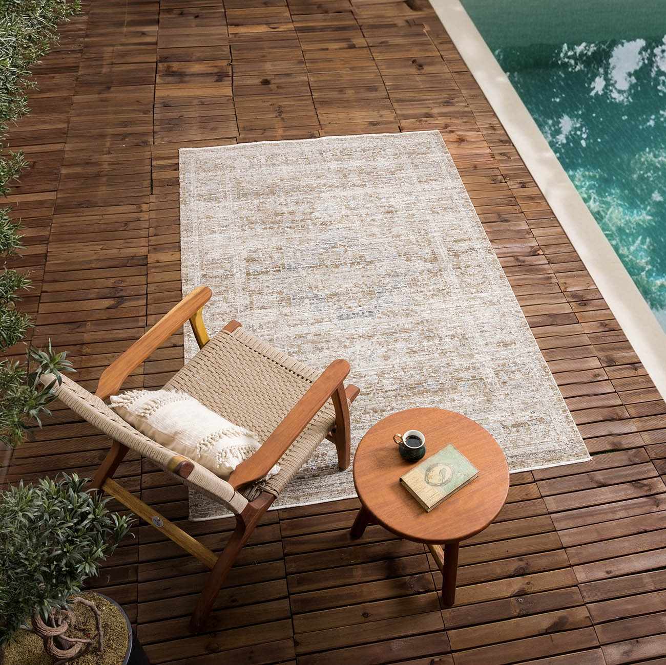 Aistys Washable Area Rug - Image 12