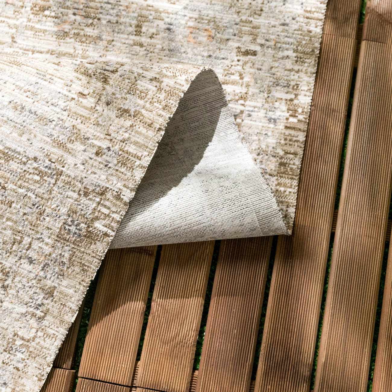 Aistys Washable Area Rug - Image 6