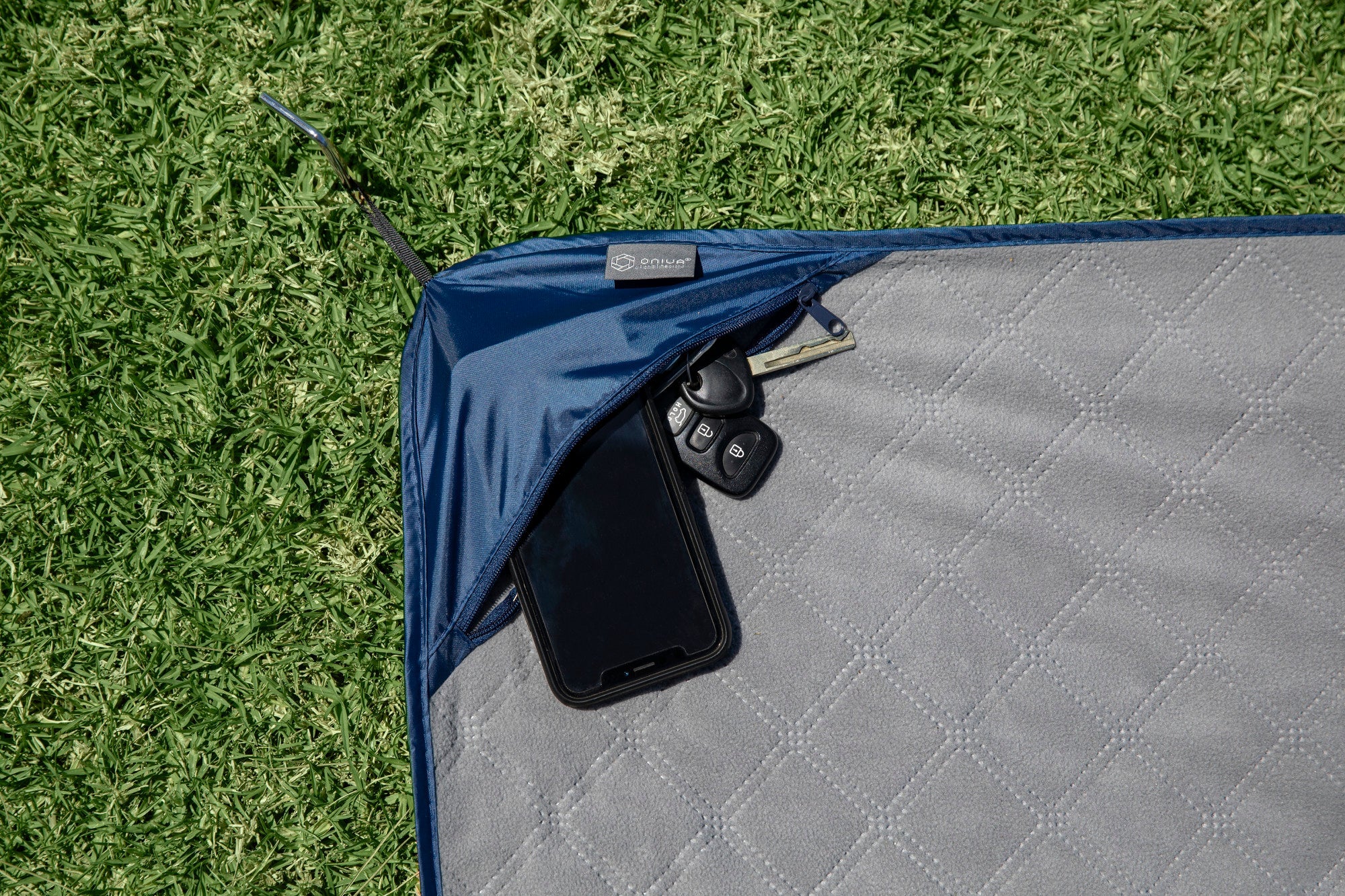 All-Purpose Machine Washable Stadium Blanket - Image 5
