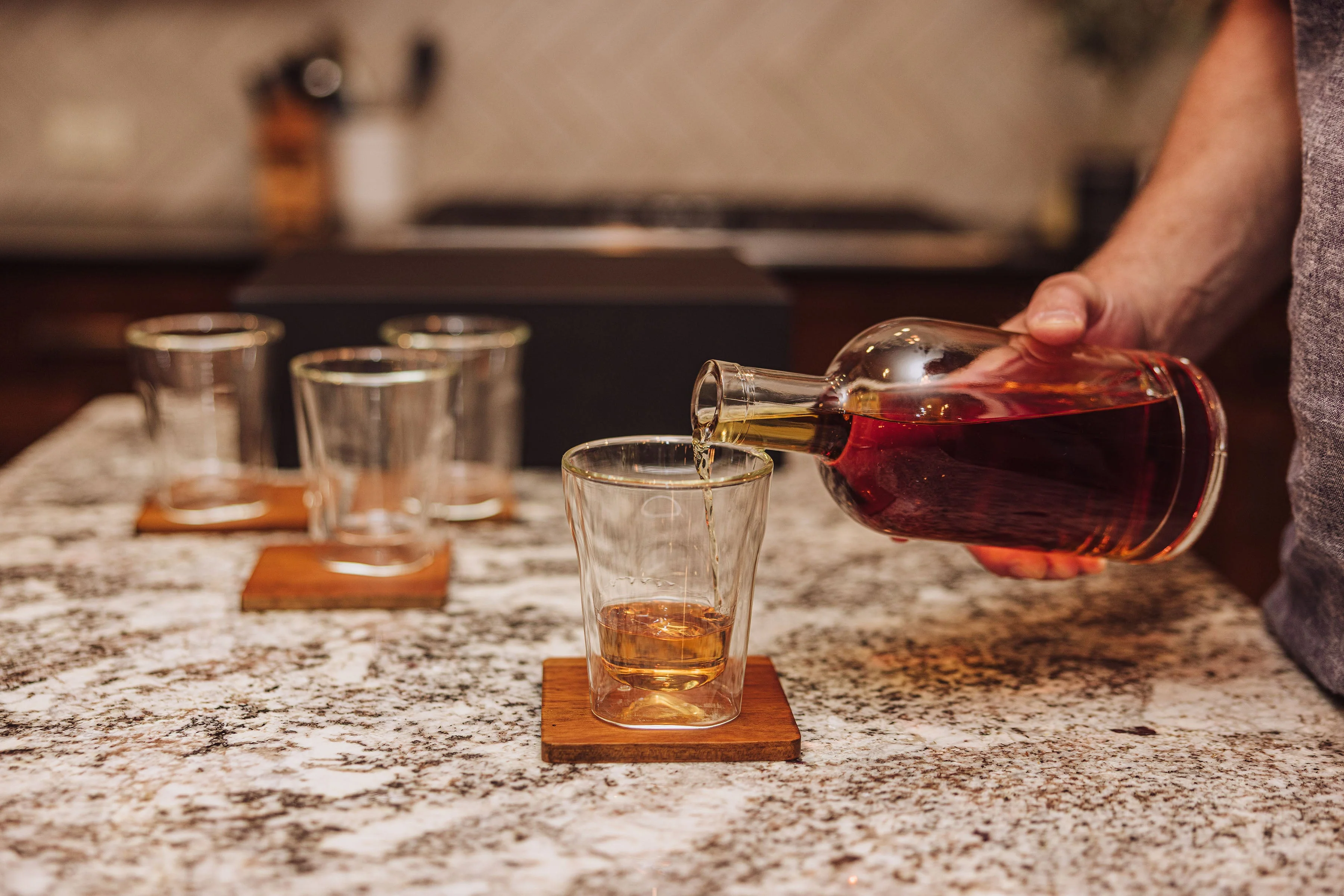 Ambassador Whiskey Box with Decanter and 4 Lowball Glasses - Image 12