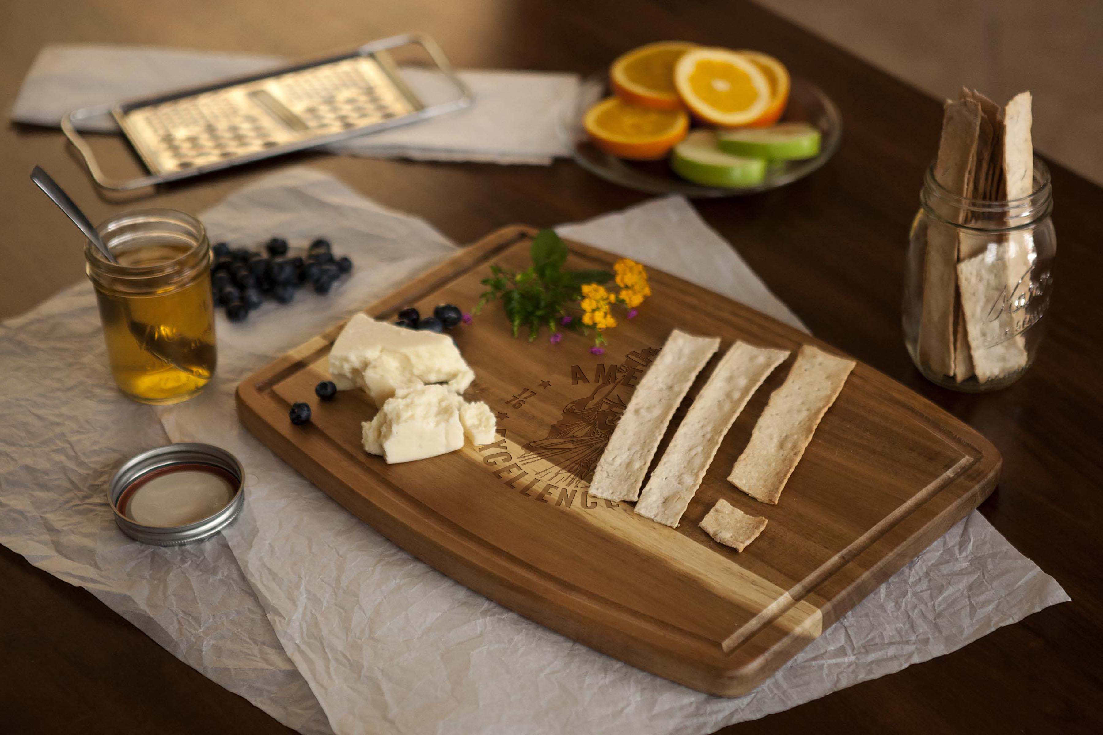 America250 - Ovale Acacia Cutting Board - Image 2
