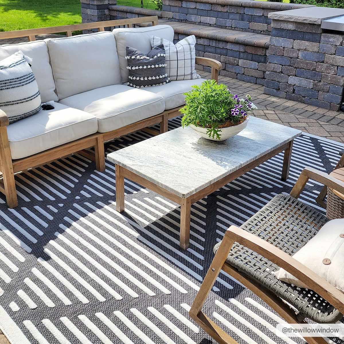 Anah 3D Black Outdoor Rug - Image 12