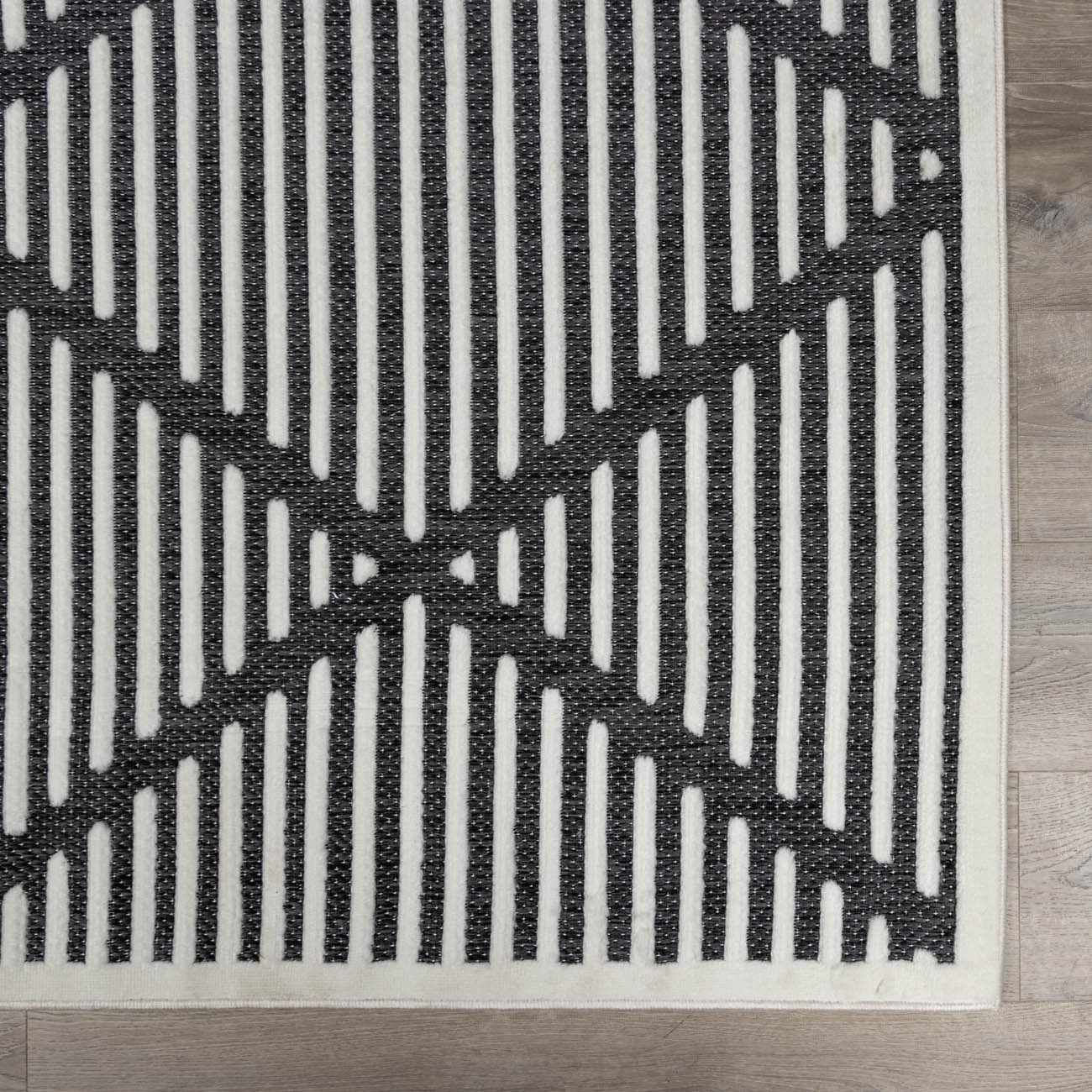 Anah 3D Black Outdoor Rug - Image 24