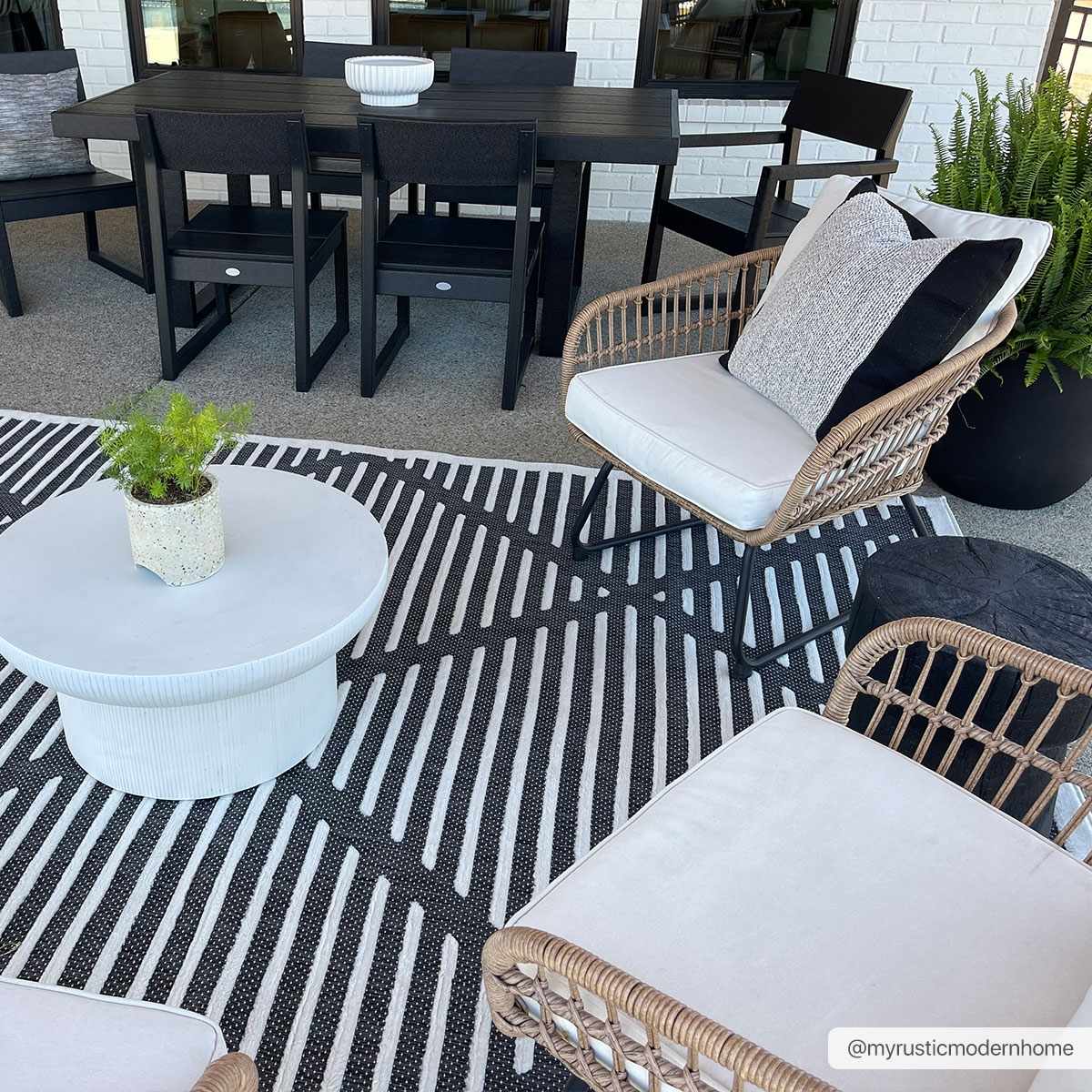 Anah 3D Black Outdoor Rug - Image 3