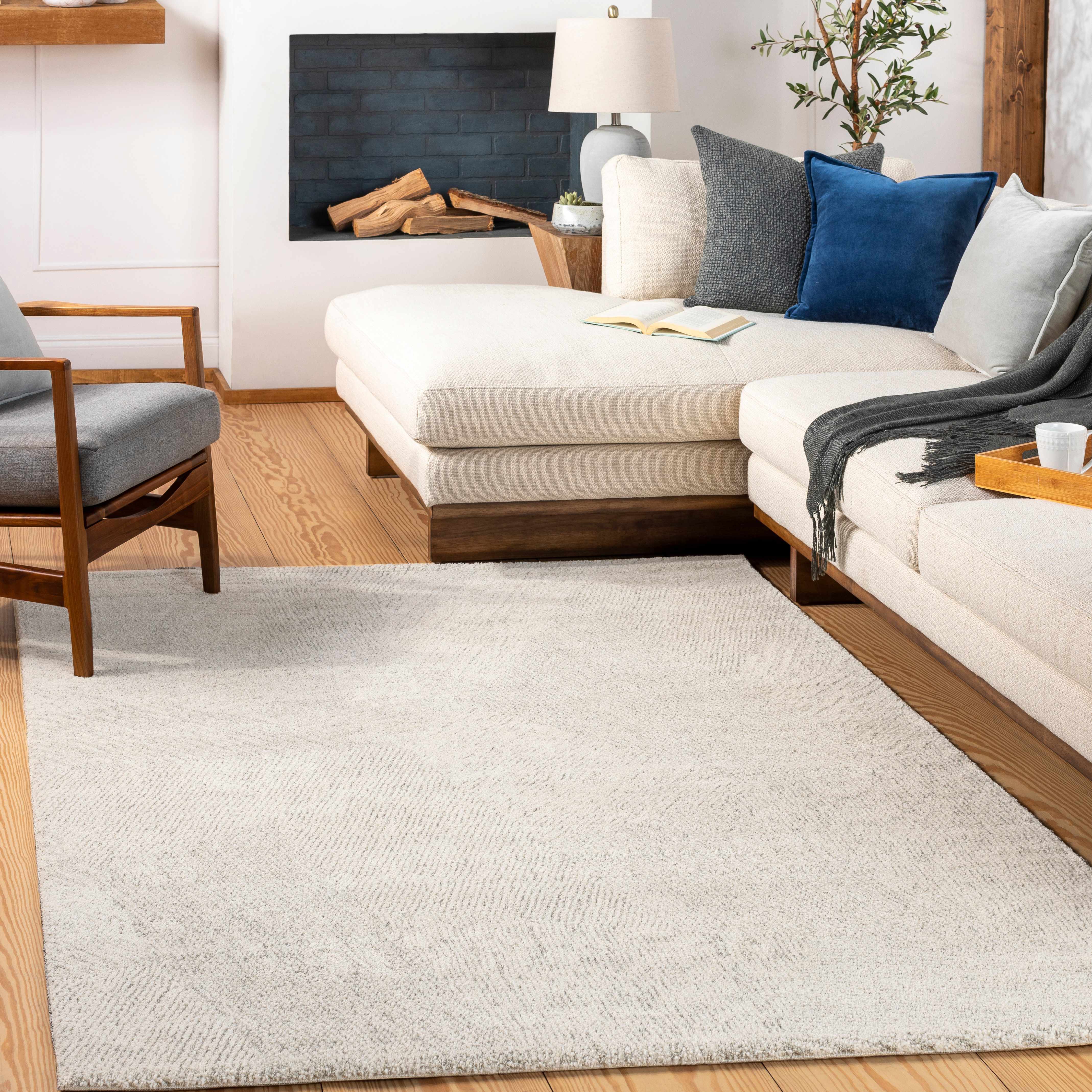 Annalong Modern High Pile Luxe Rug - Image 2