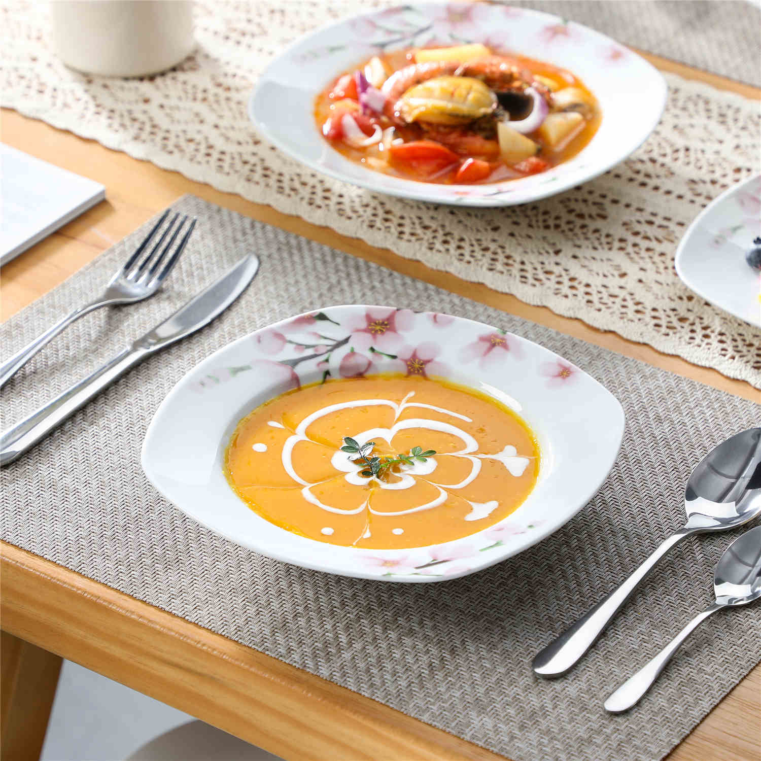 Annie 24 Piece Dinnerware Set - Image 3