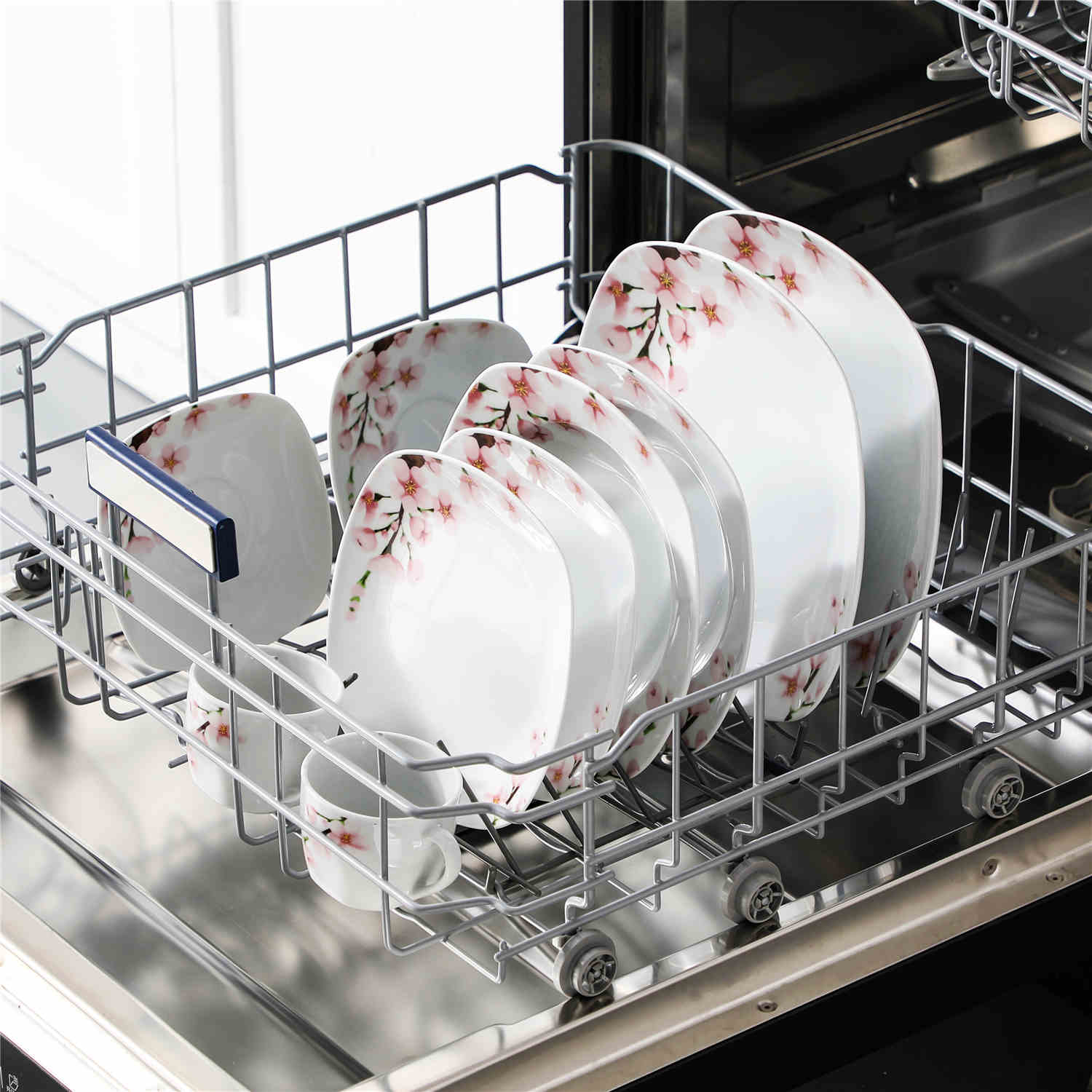 Annie 30 Piece Dinnerware Set - Image 4