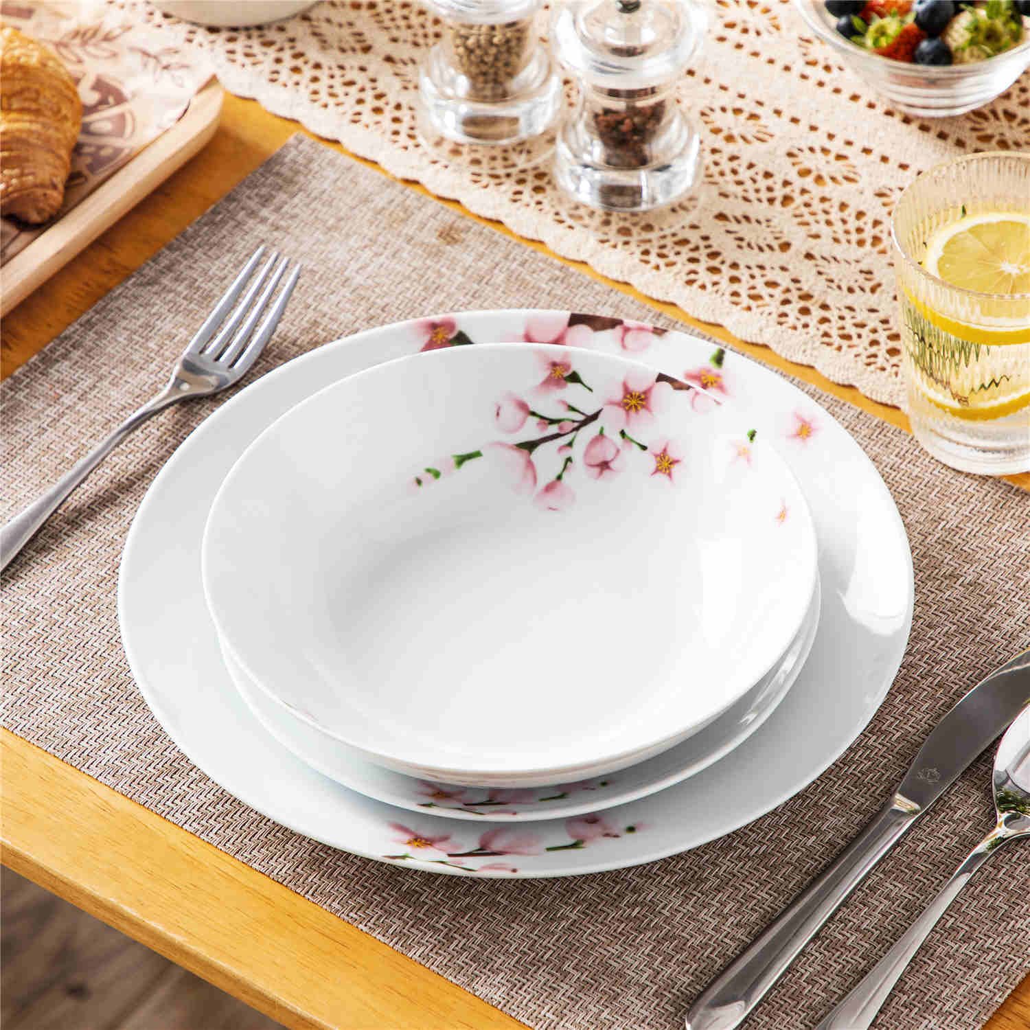 Annie Round 18 Piece Dinnerware Set - Image 5