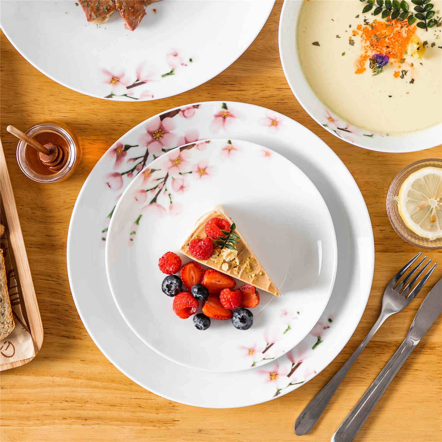 Annie Round 18 Piece Dinnerware Set - Image 7