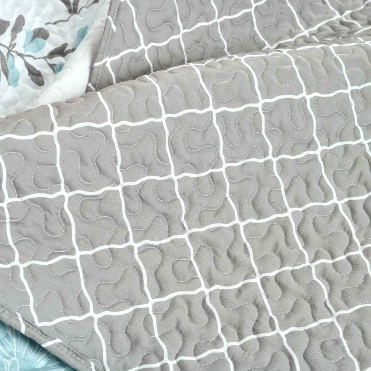 Aprile 3 Piece Quilt Set - Image 10
