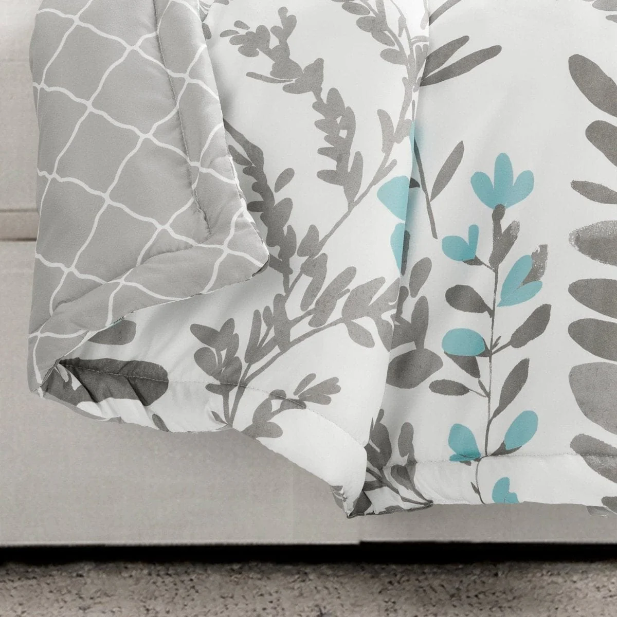 Aprile Reversible Throw - Image 7