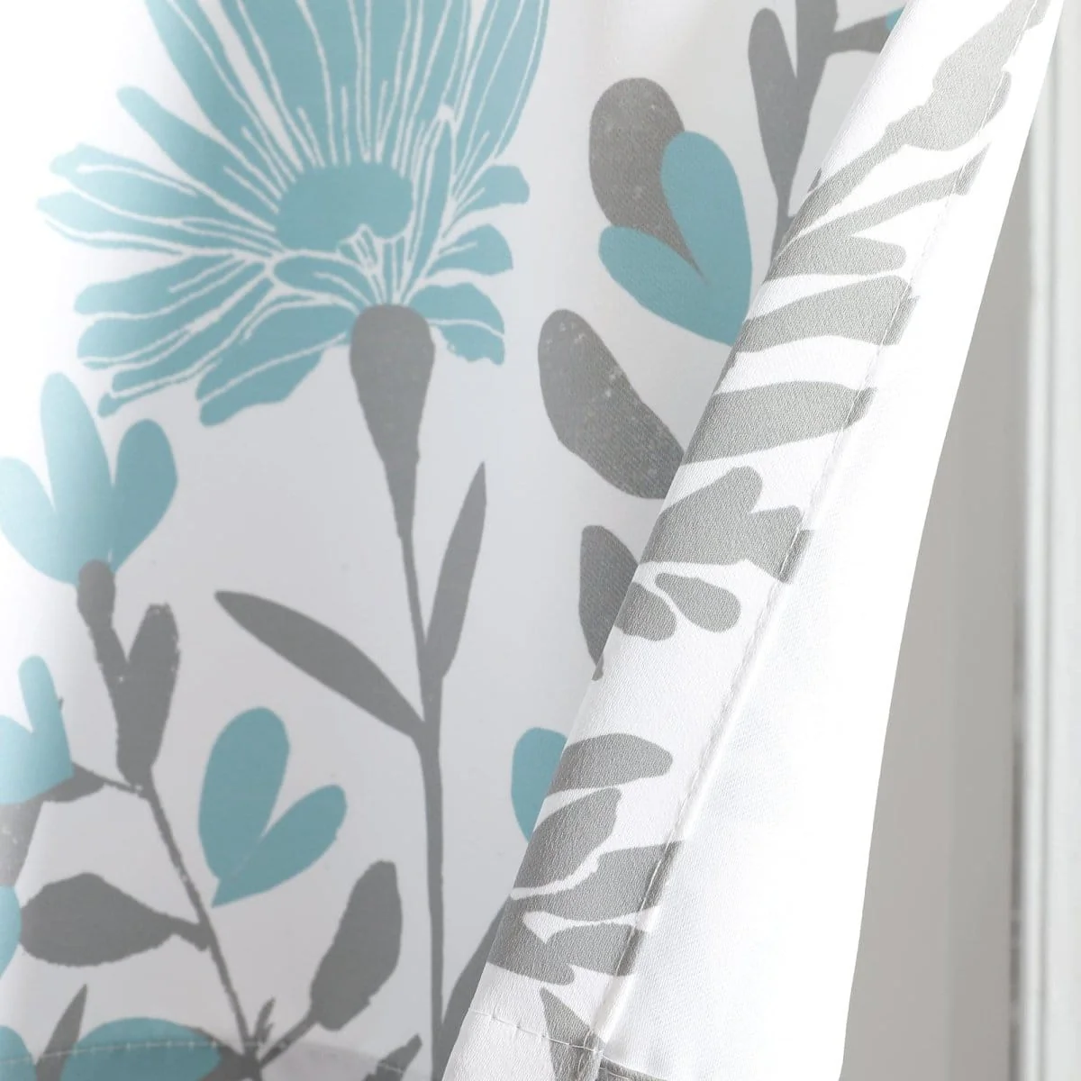Aprile Valance - Image 6