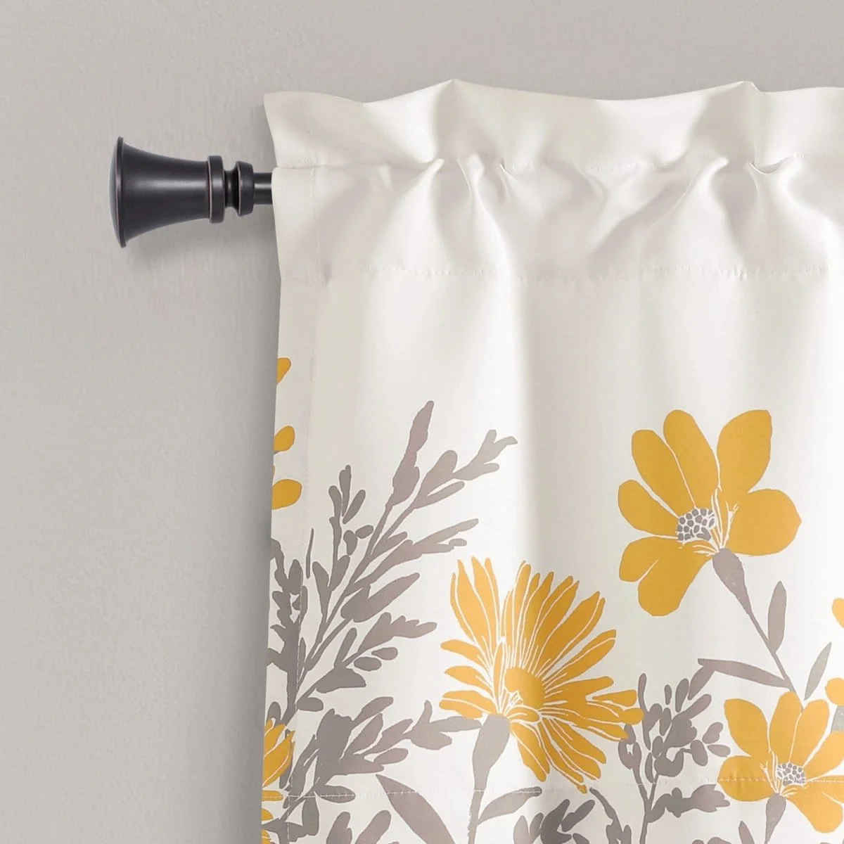 Aprile Valance - Image 7