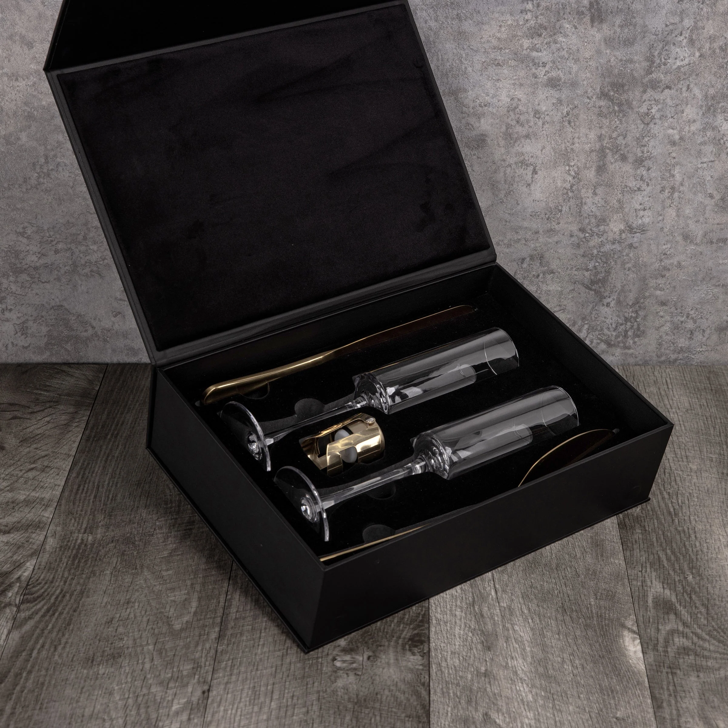 Arbane Champagne Glass Set with Cake Knife