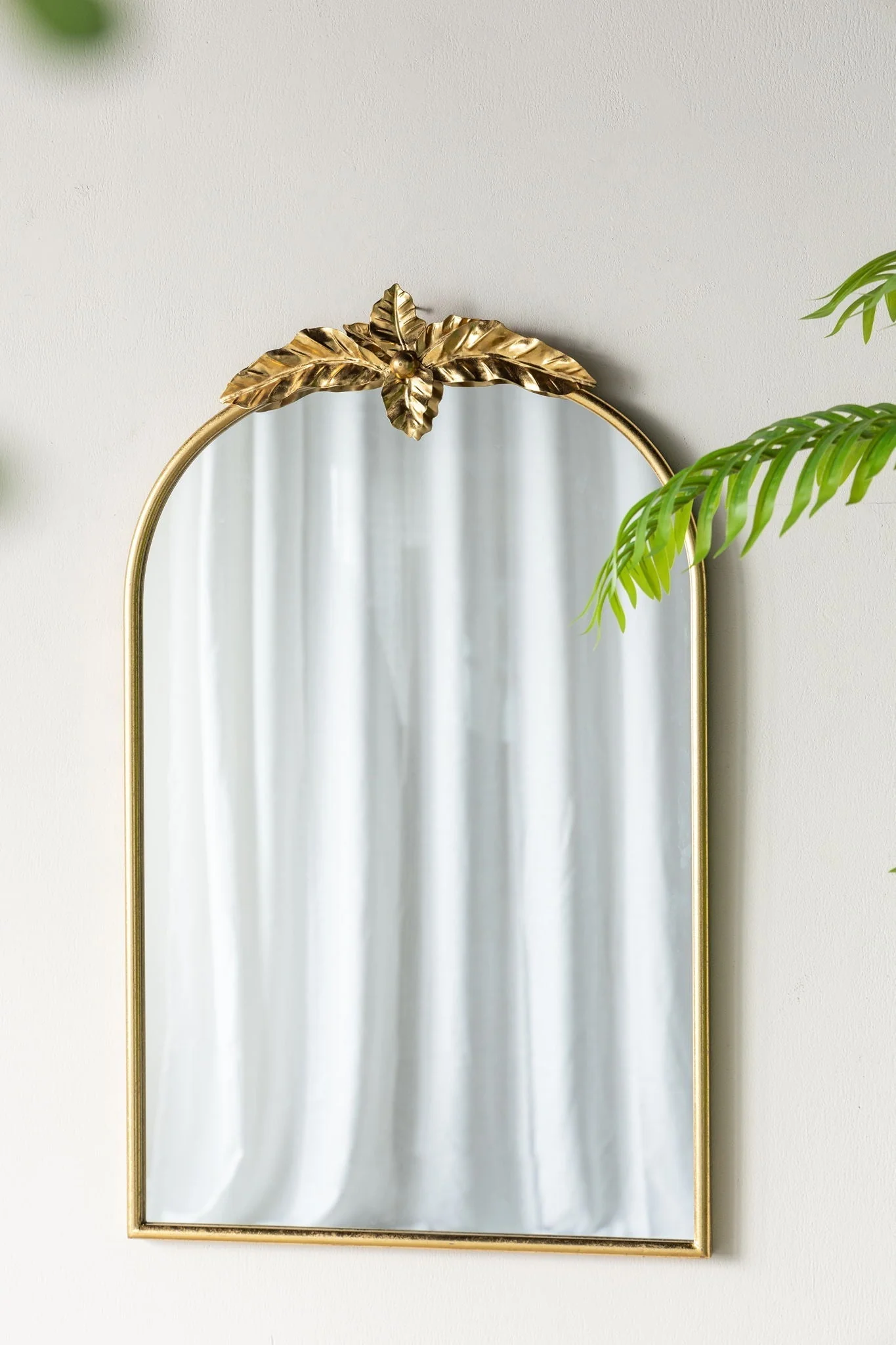 Arched Wall Mirror with Metal Frame - Image 34