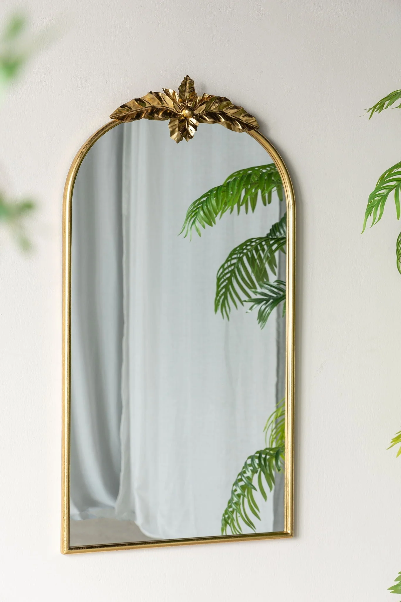Arched Wall Mirror with Metal Frame - Image 35
