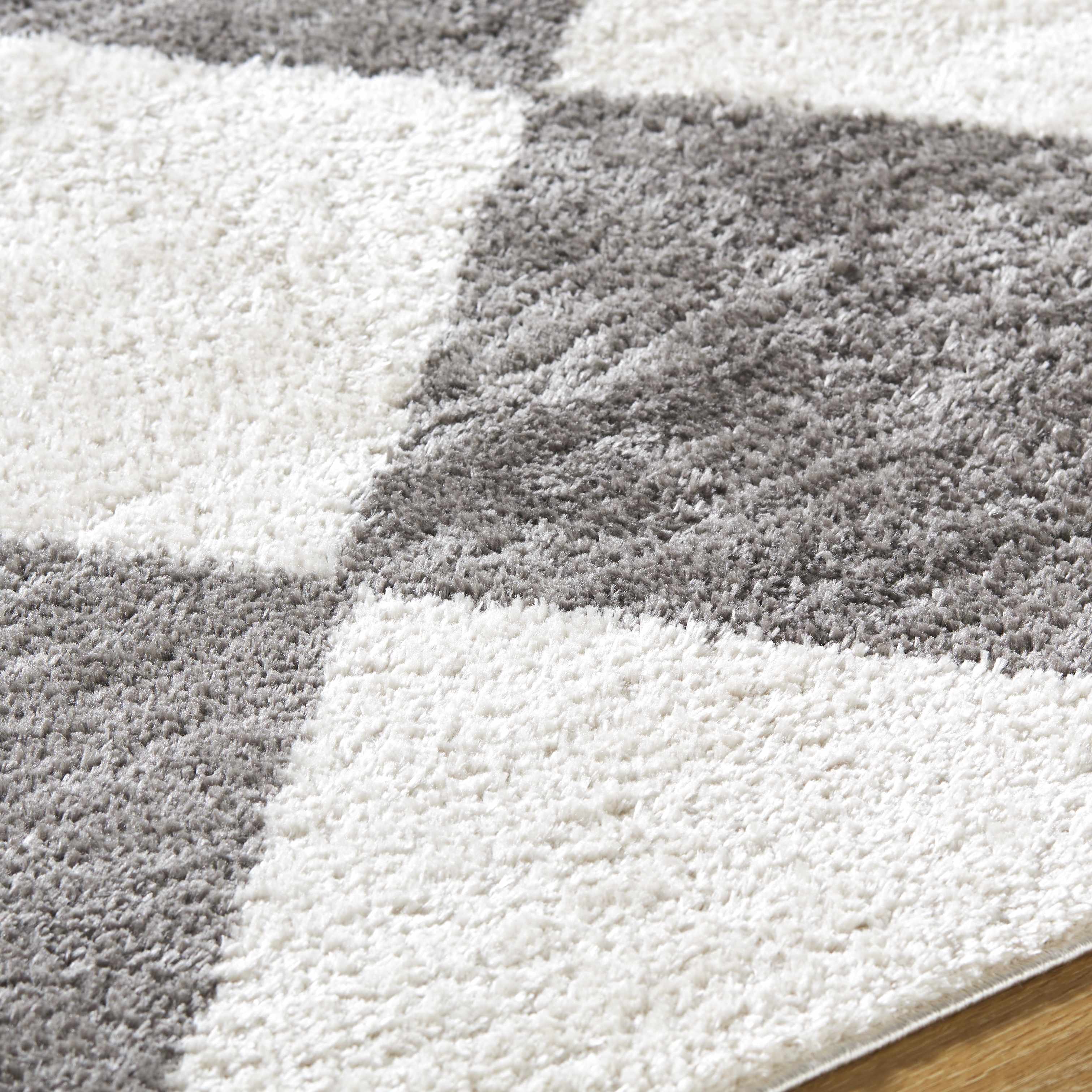Arilla Diamond Checkered Washable Area Rug - Image 4