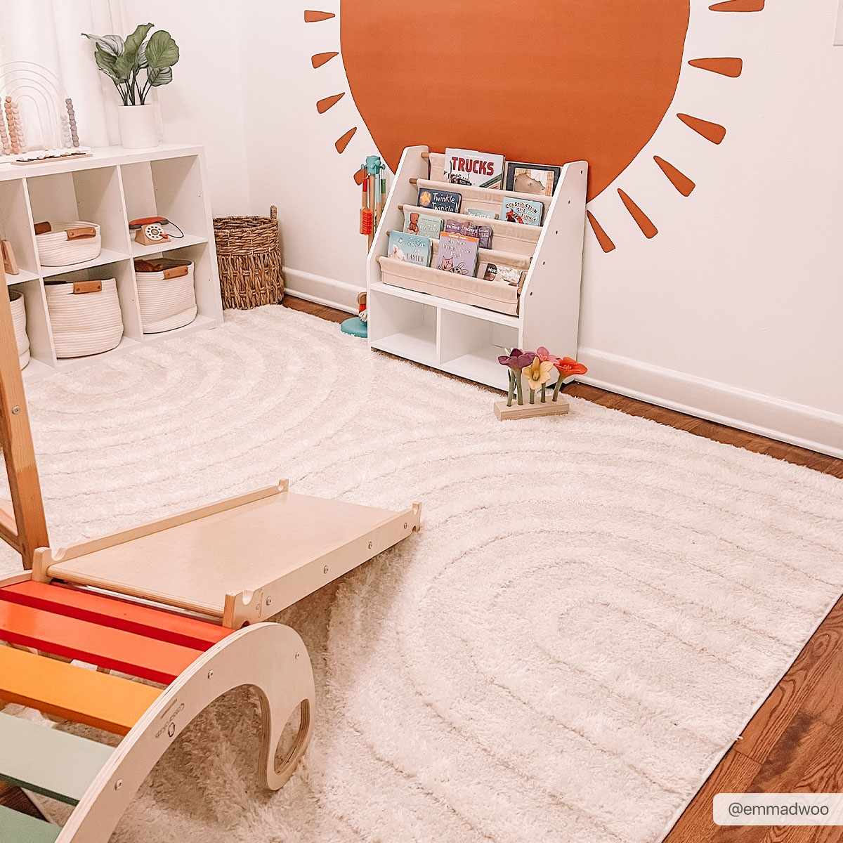 Arnel Cream Area Rug - Image 3