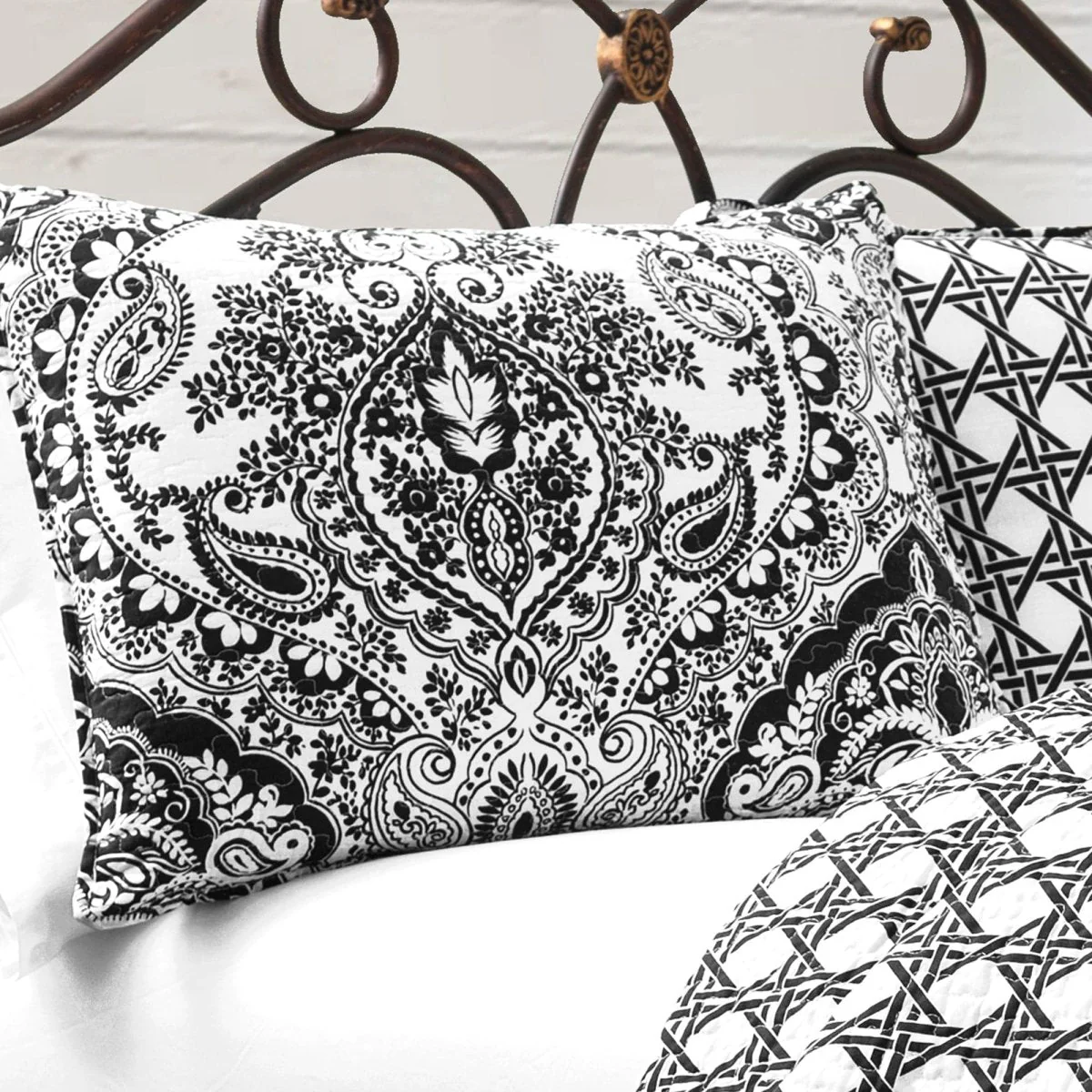 Aubree 3 Piece Quilt Set - Image 4